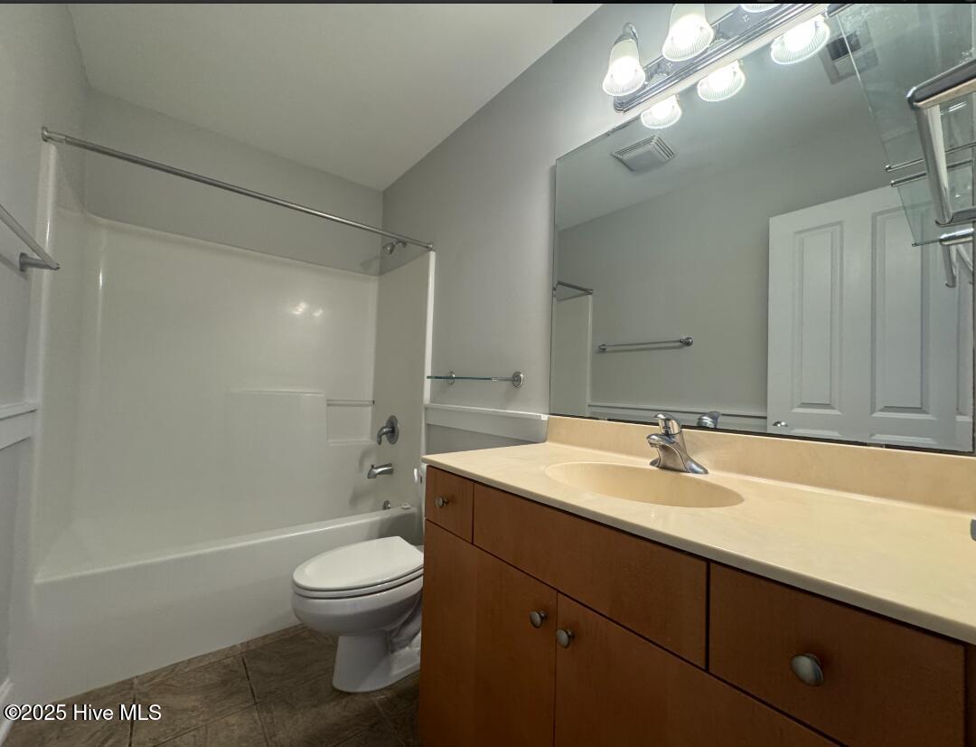 100544063 | Photo 12