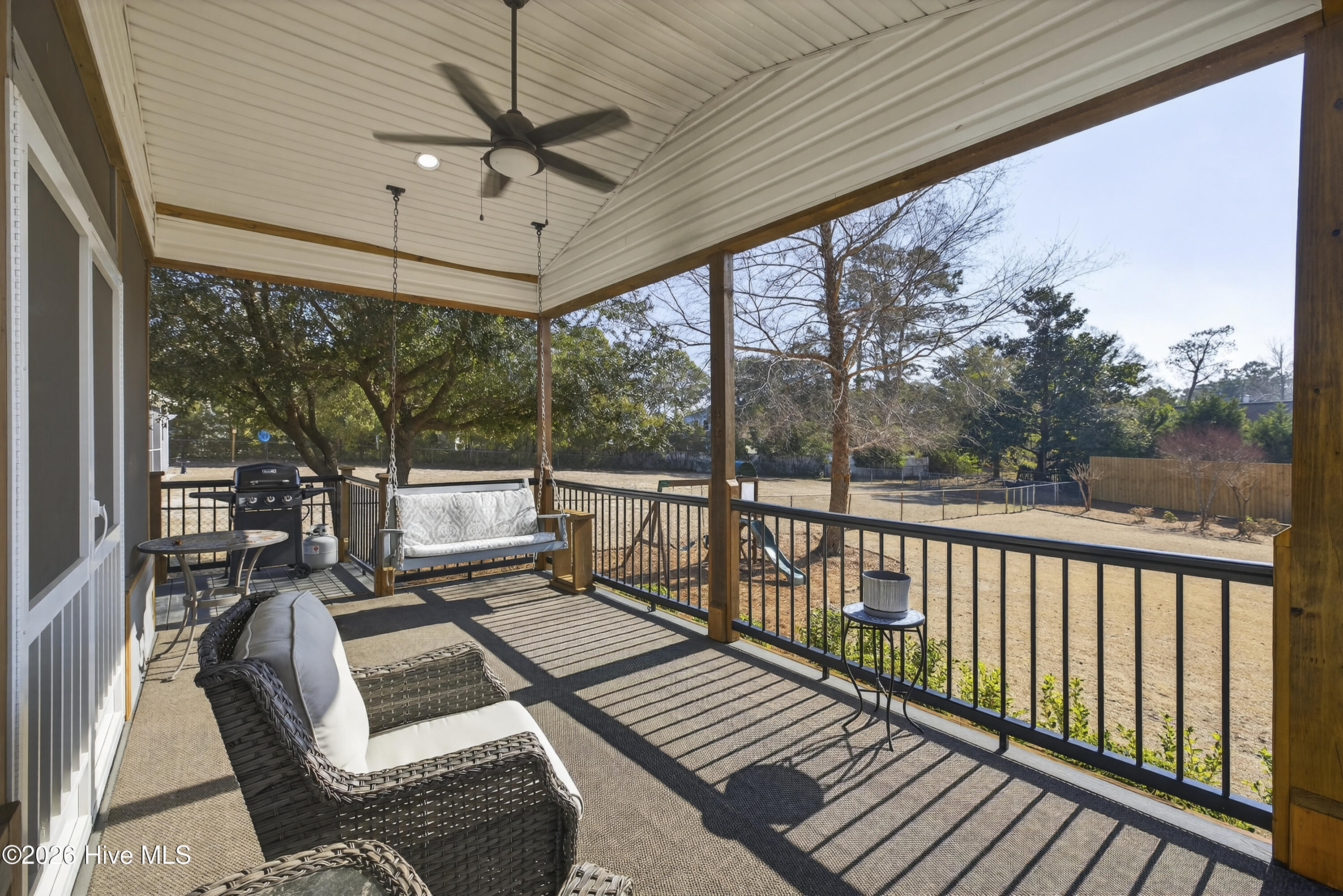 100553649 | Photo 42