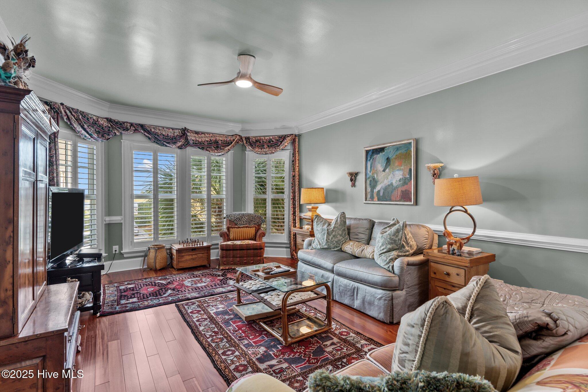 100525700 | Photo 25