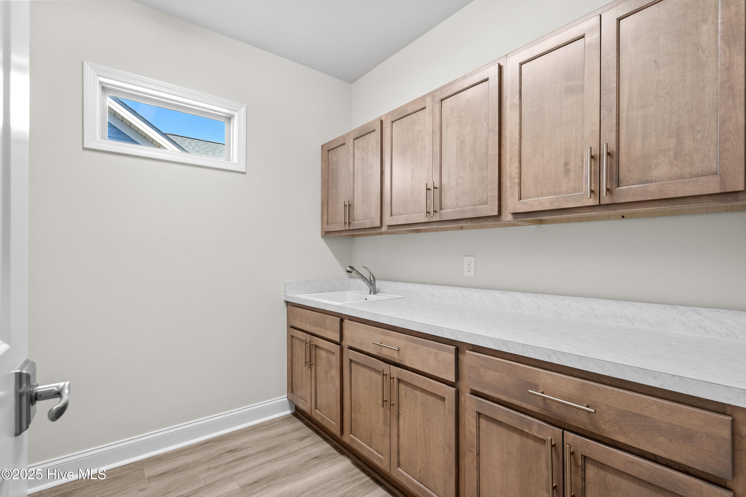 100499981 | Photo 40