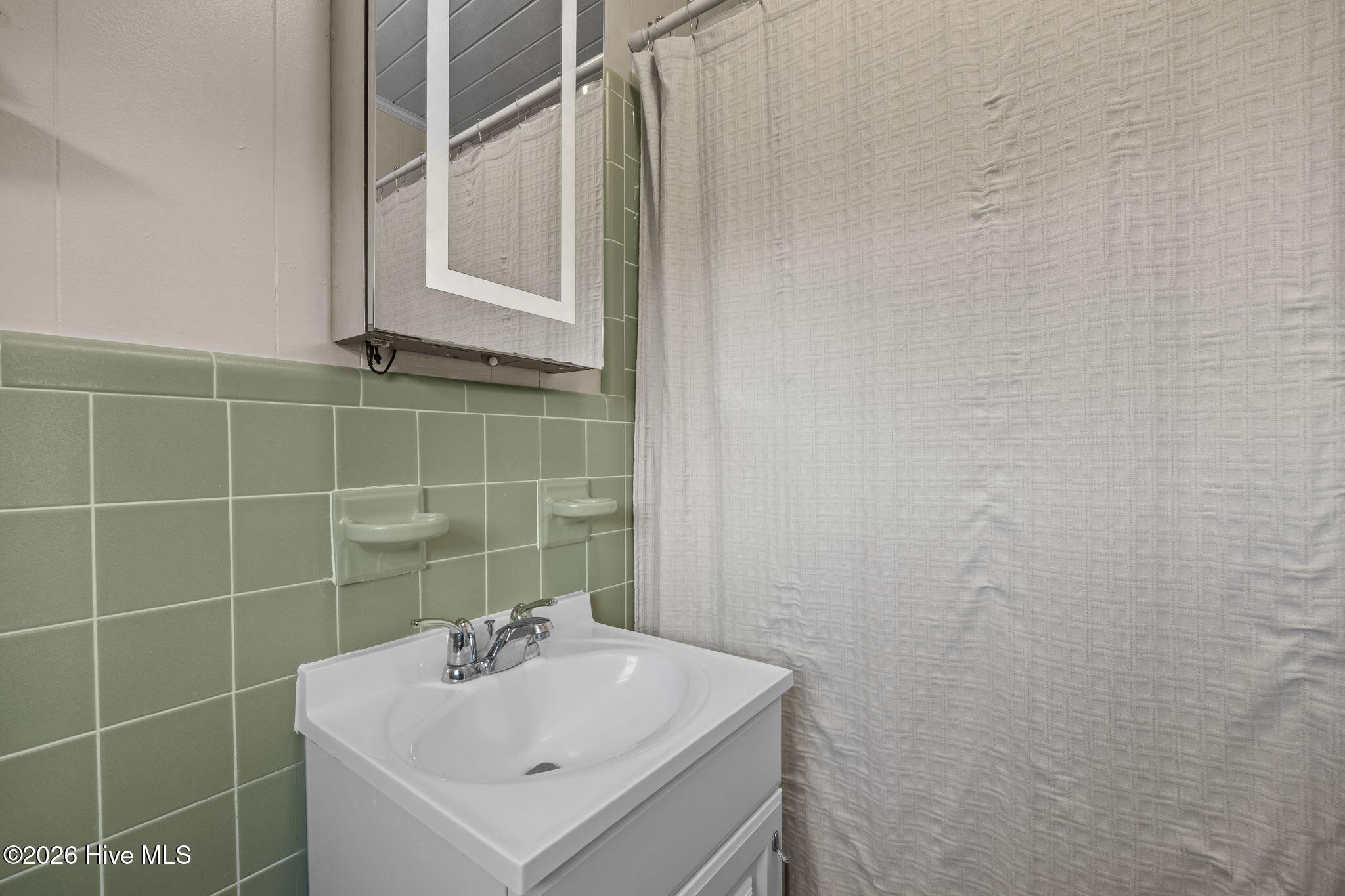 100549750 | Photo 43