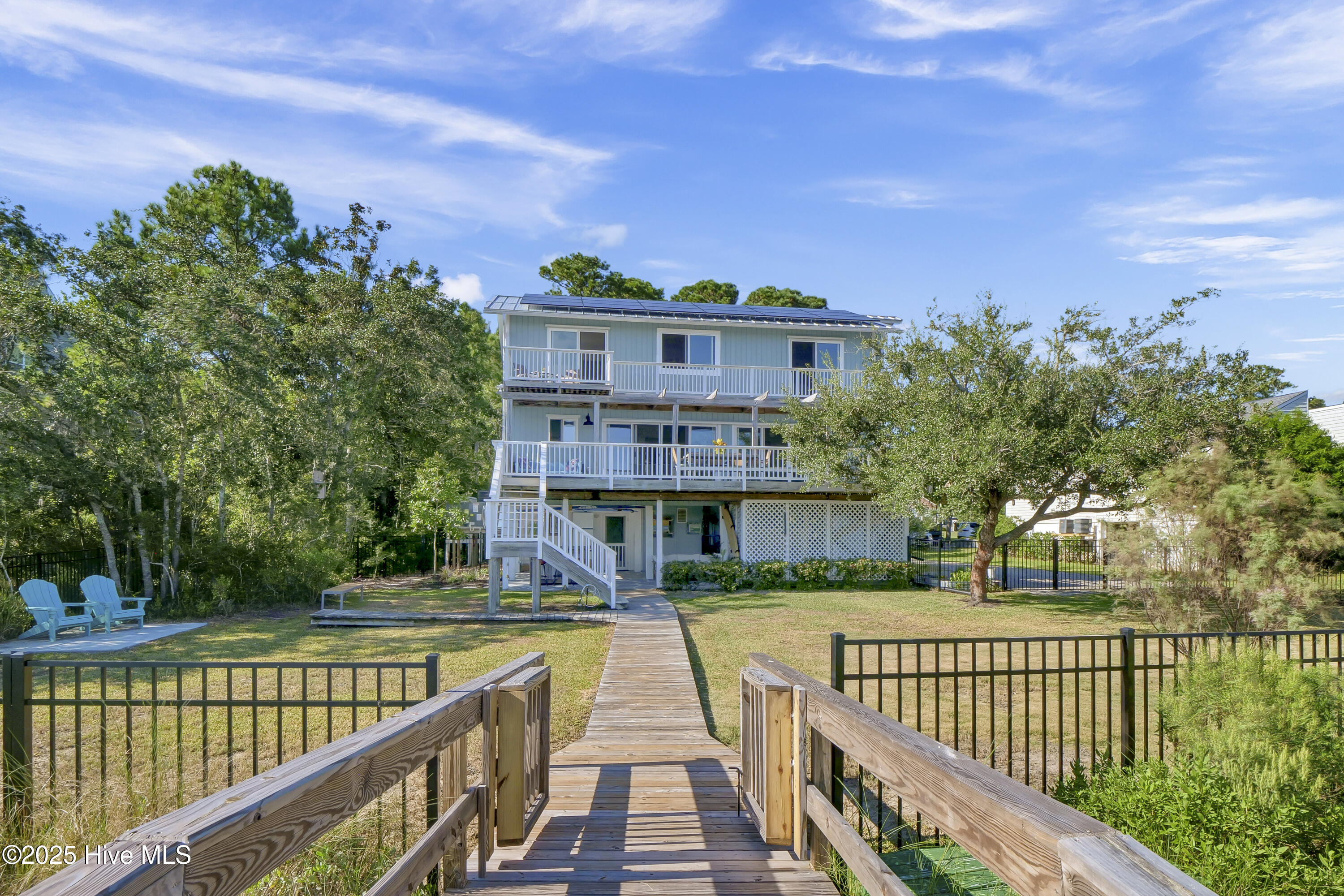 100540889 | Photo 36