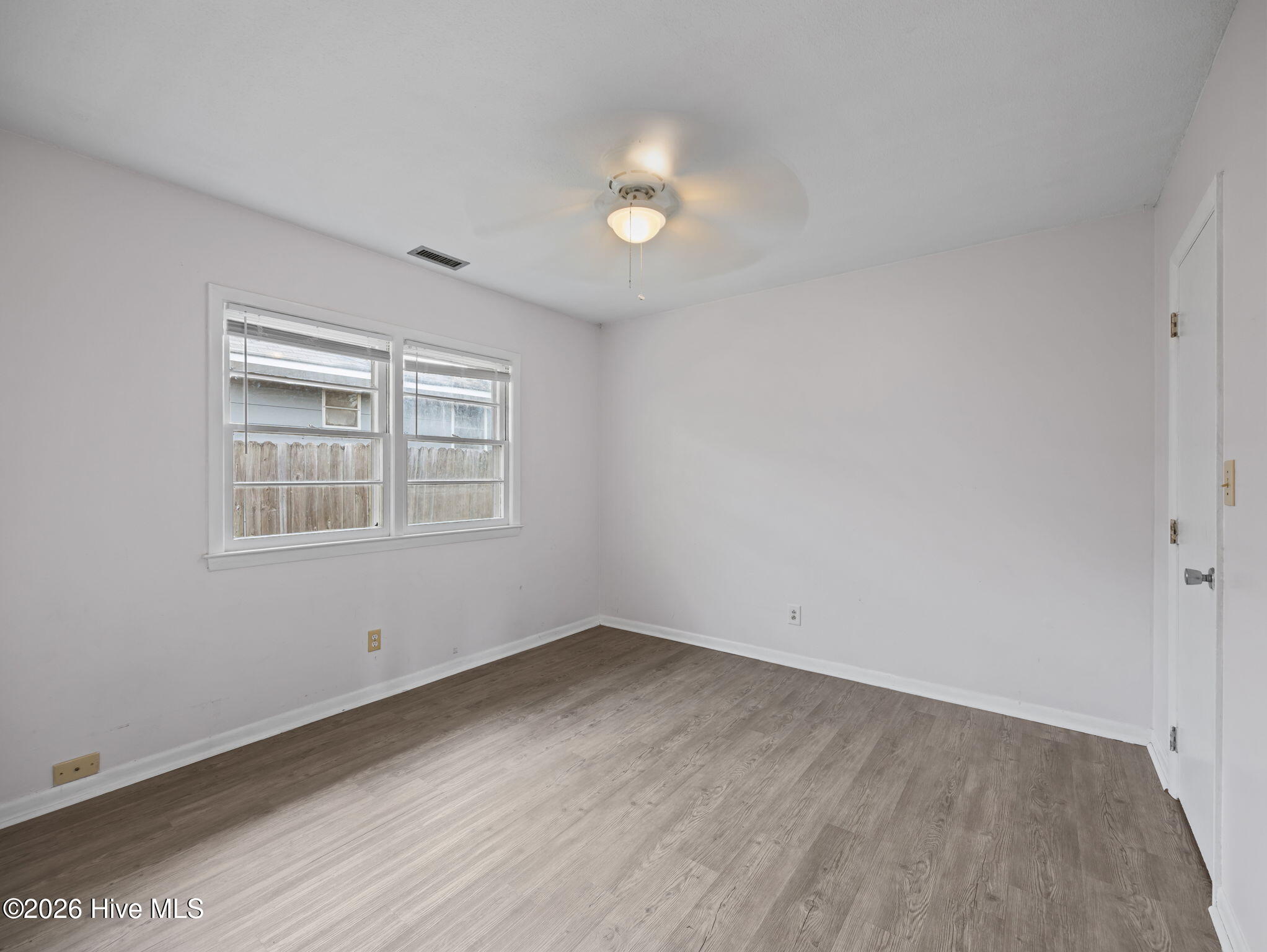 100566655 | Photo 12