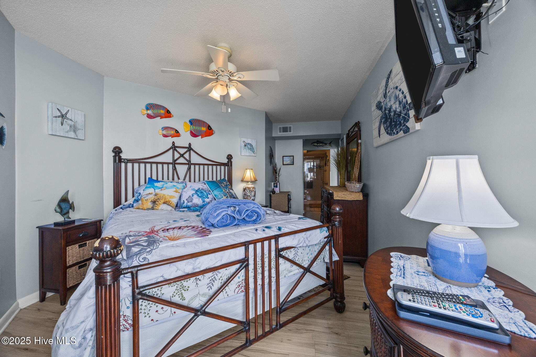 100528908 | Photo 24