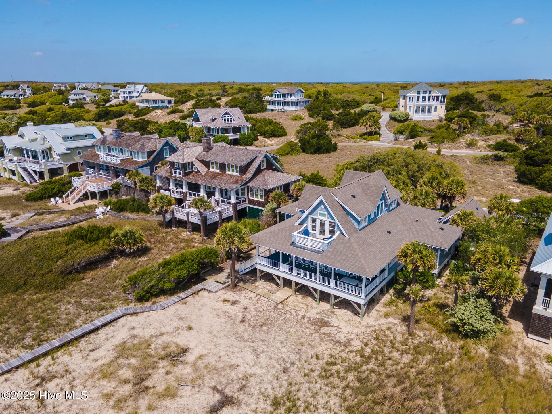 100523176 | Photo 48