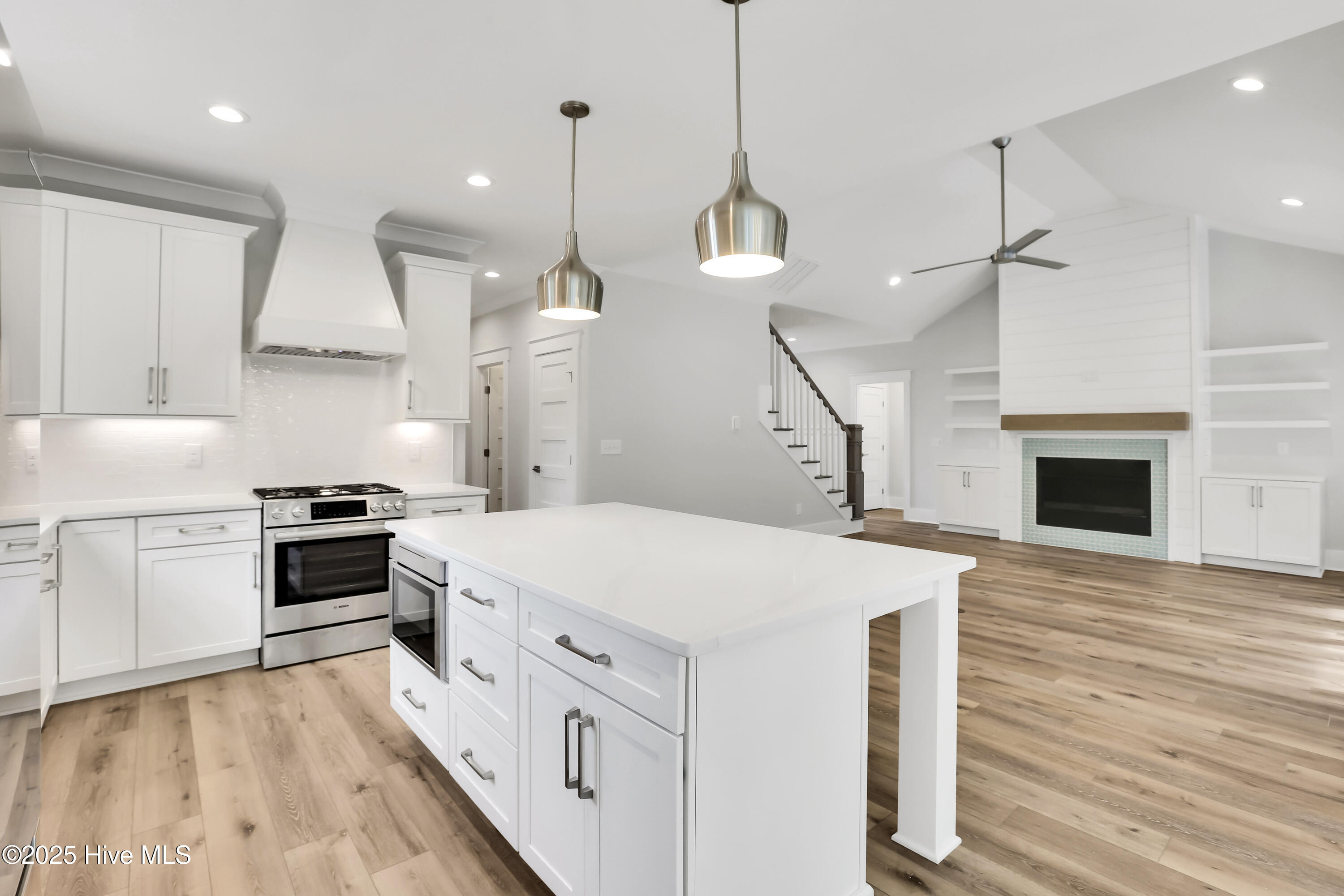 100542712 | Photo 13