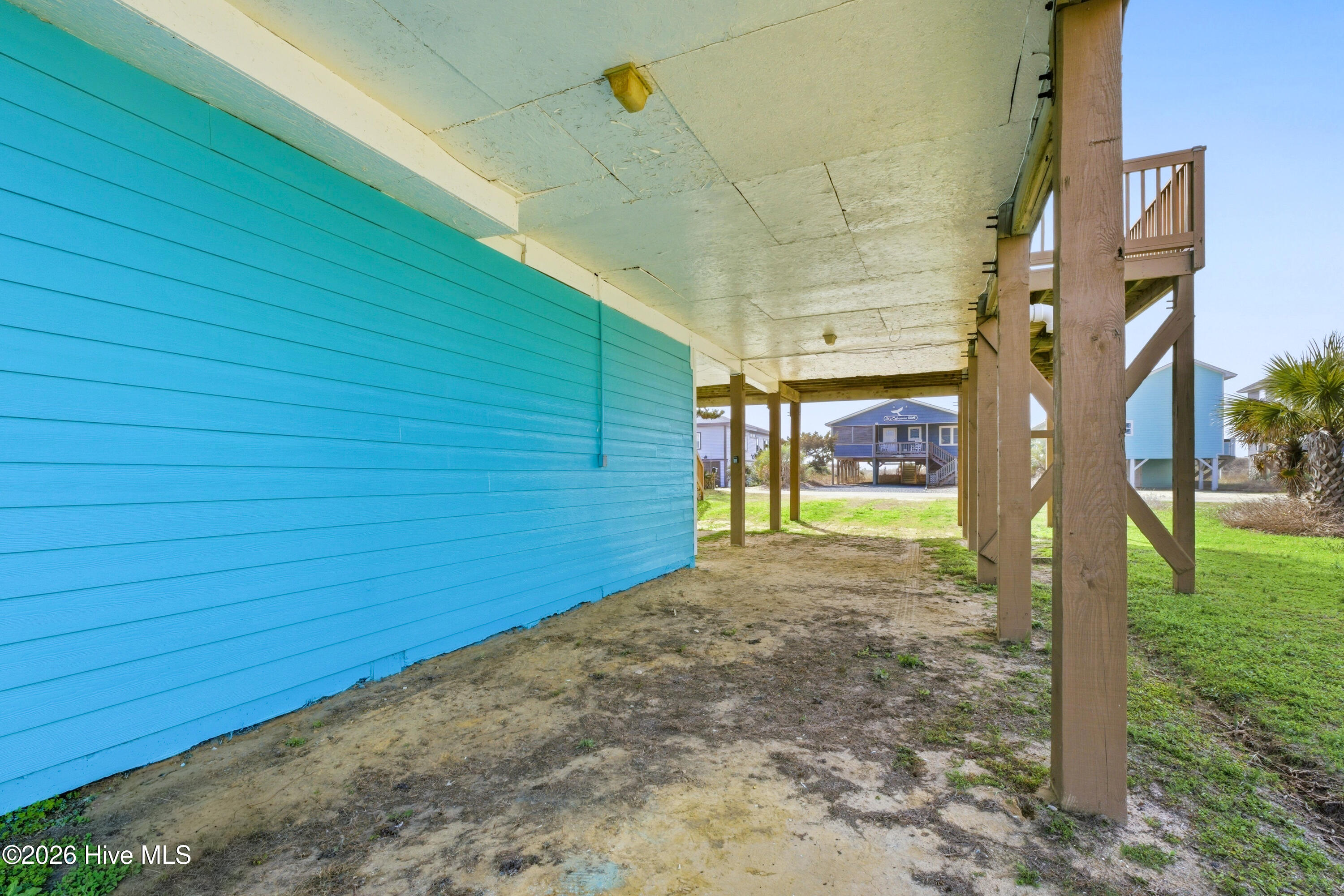 100557870 | Photo 43