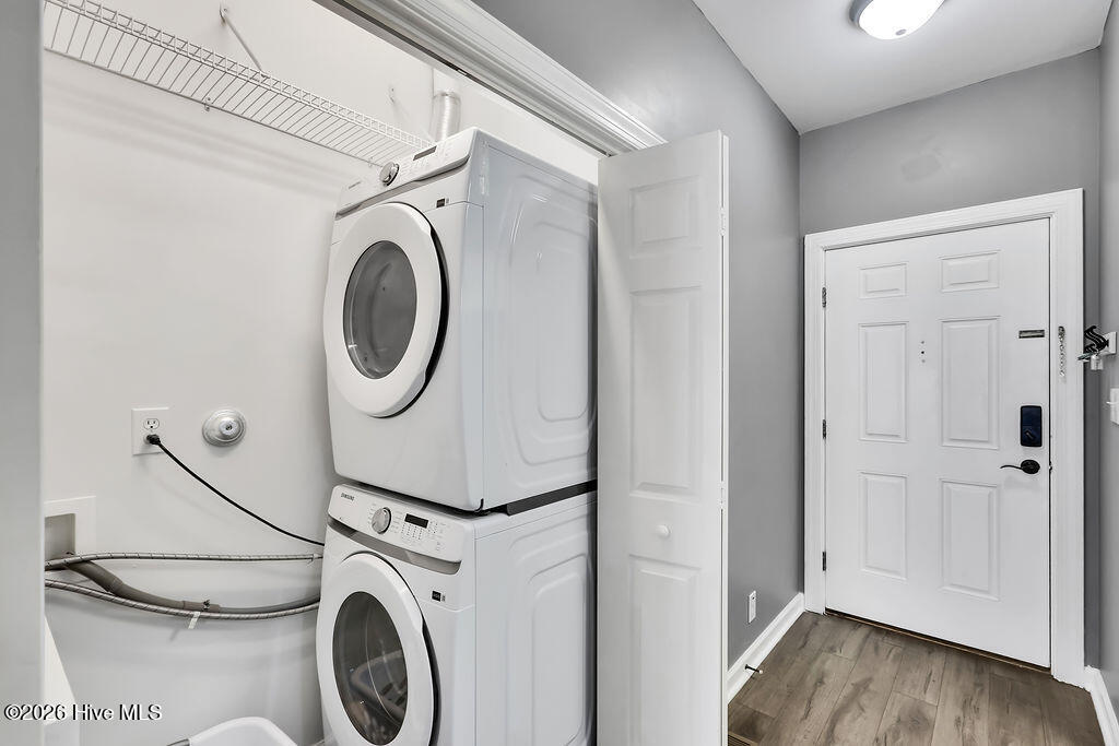 100549011 | Photo 28