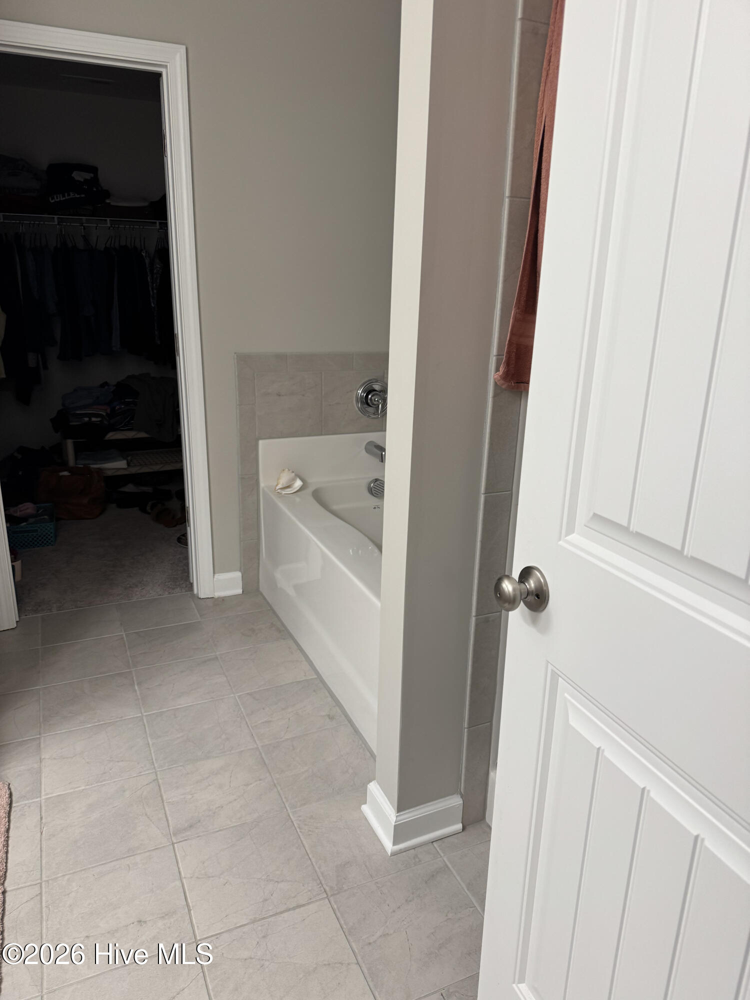 100561884 | Photo 30