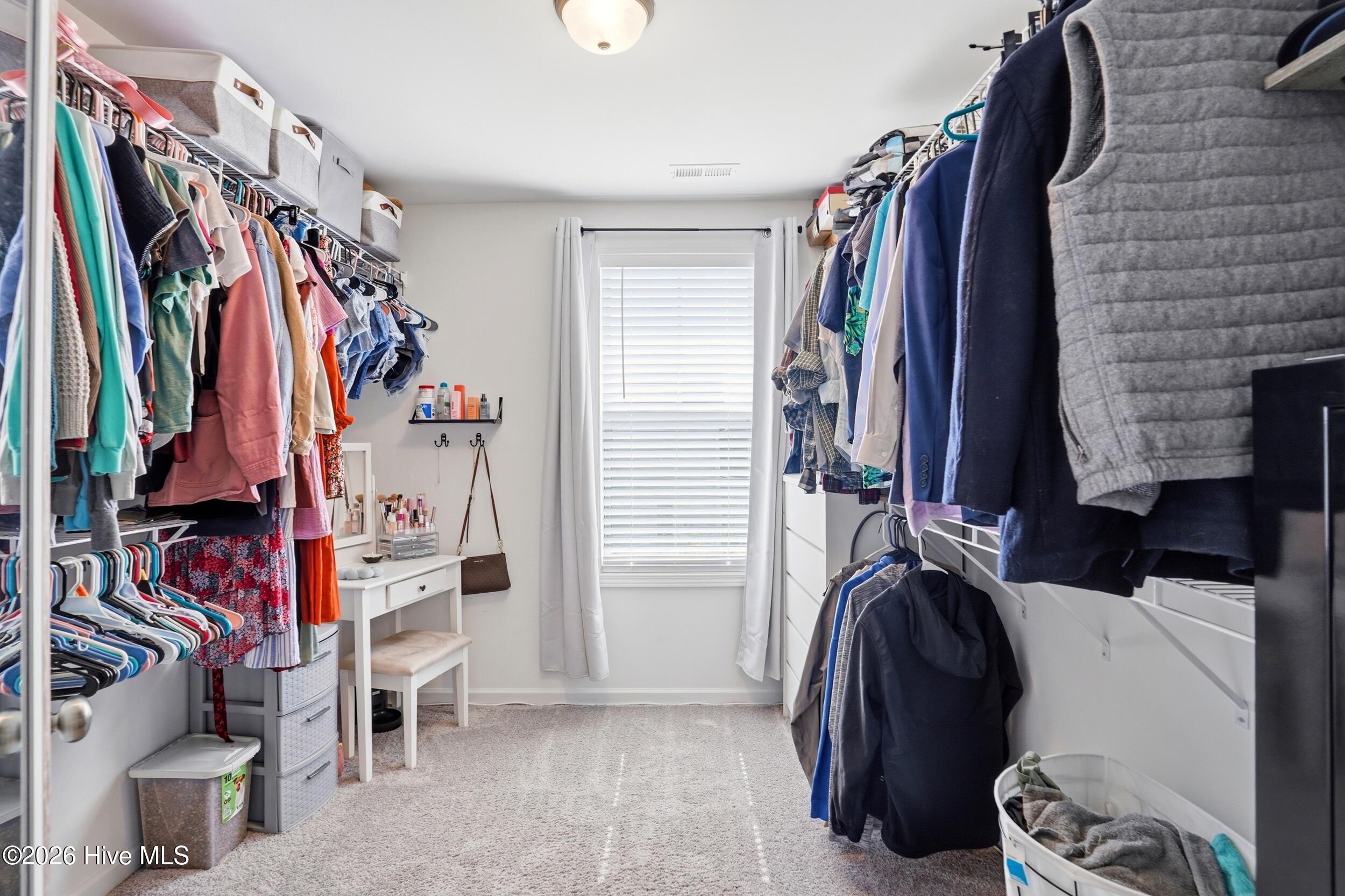 100567183 | Photo 24