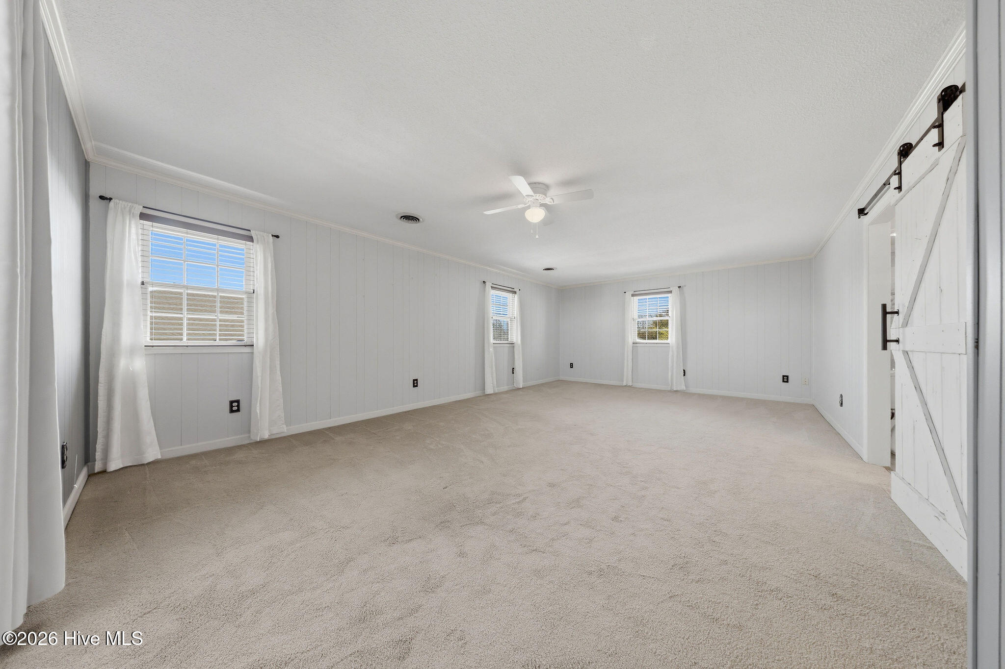 100557788 | Photo 30