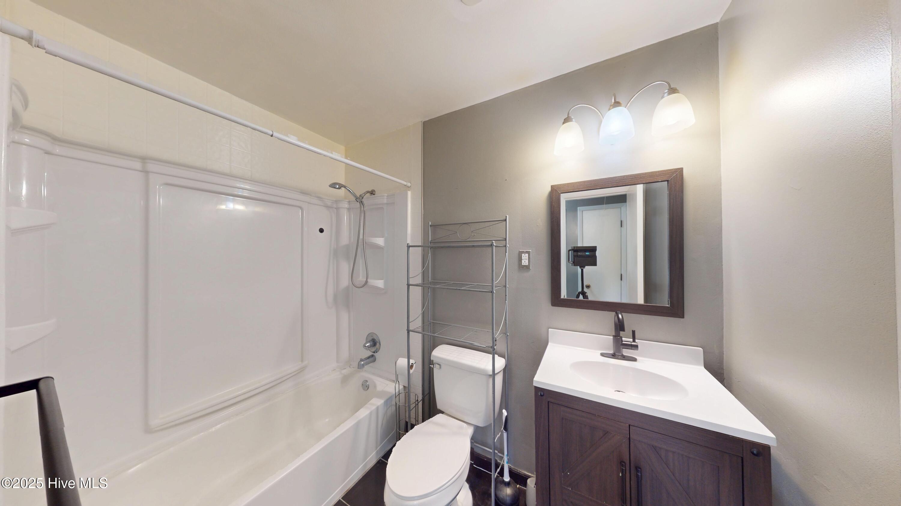 1023 Oak Drive, Jacksonville, NC 28546 – photo 19: Second Bathroom
