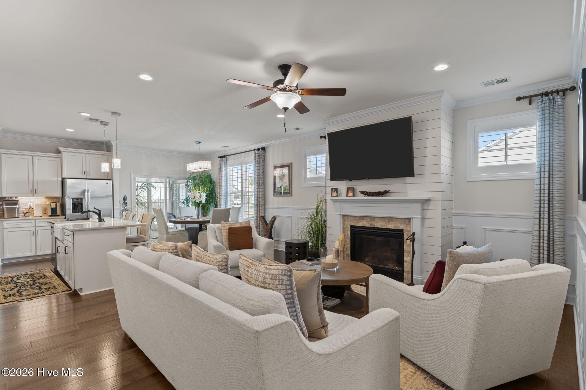 100557364 | Photo 13