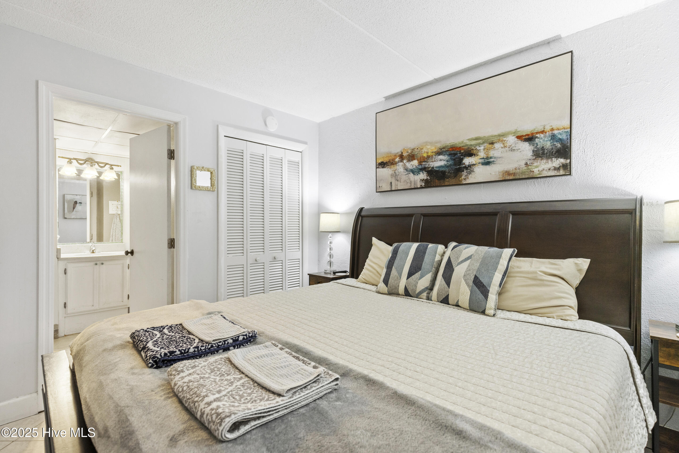 222 N Carolina Beach Avenue N Unit 102, Carolina Beach, NC 28428 – photo 15: mls-IMG_5492