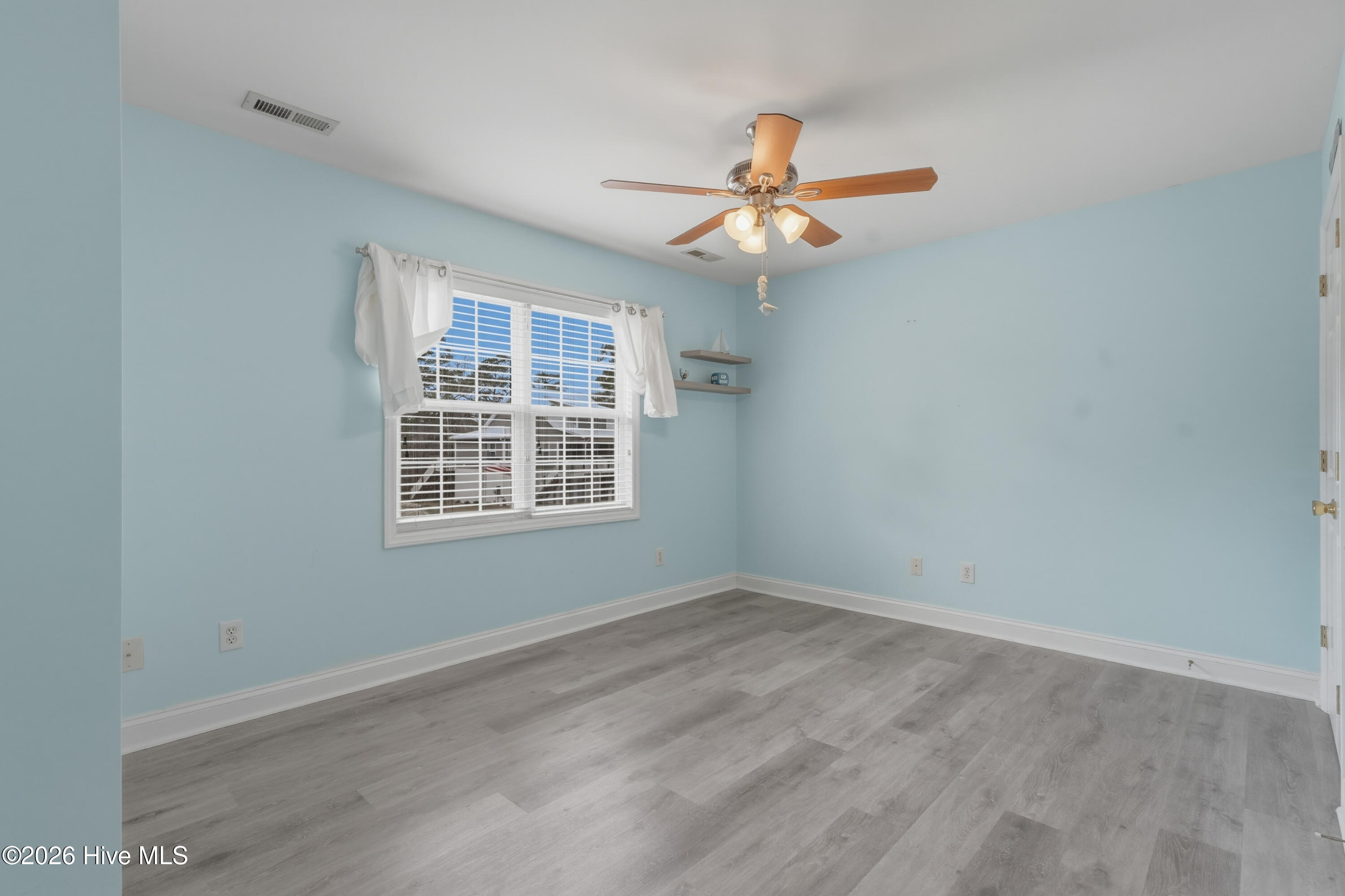 100546381 | Photo 55