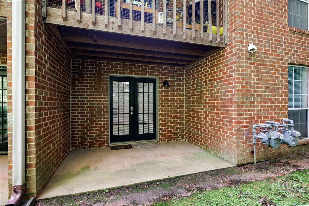 1055 Baxter Street 502