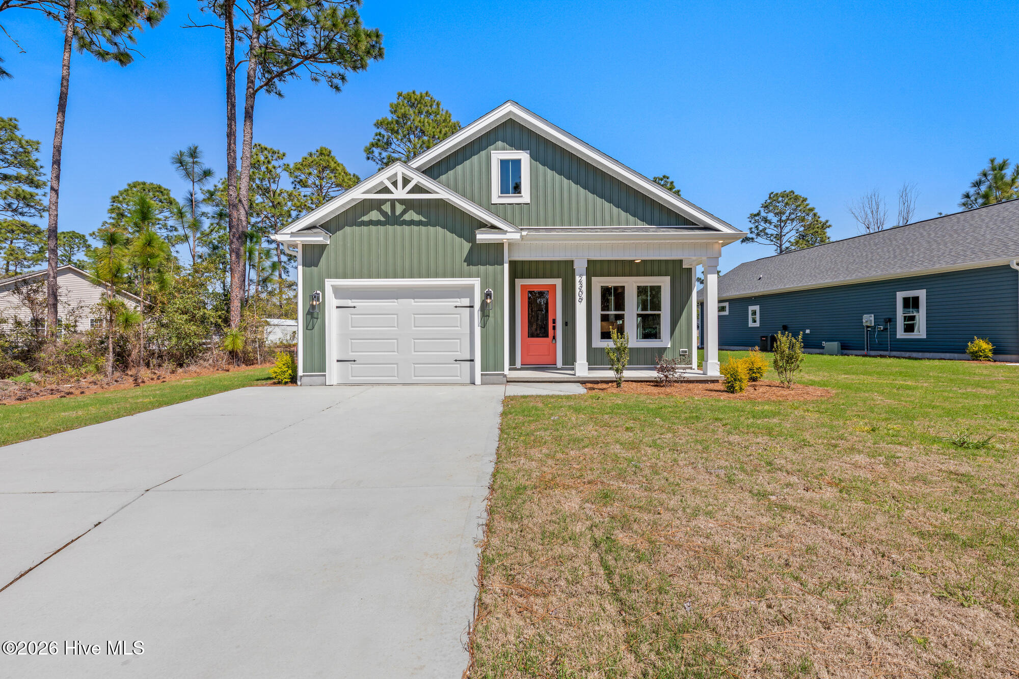 100561185 | Photo 47