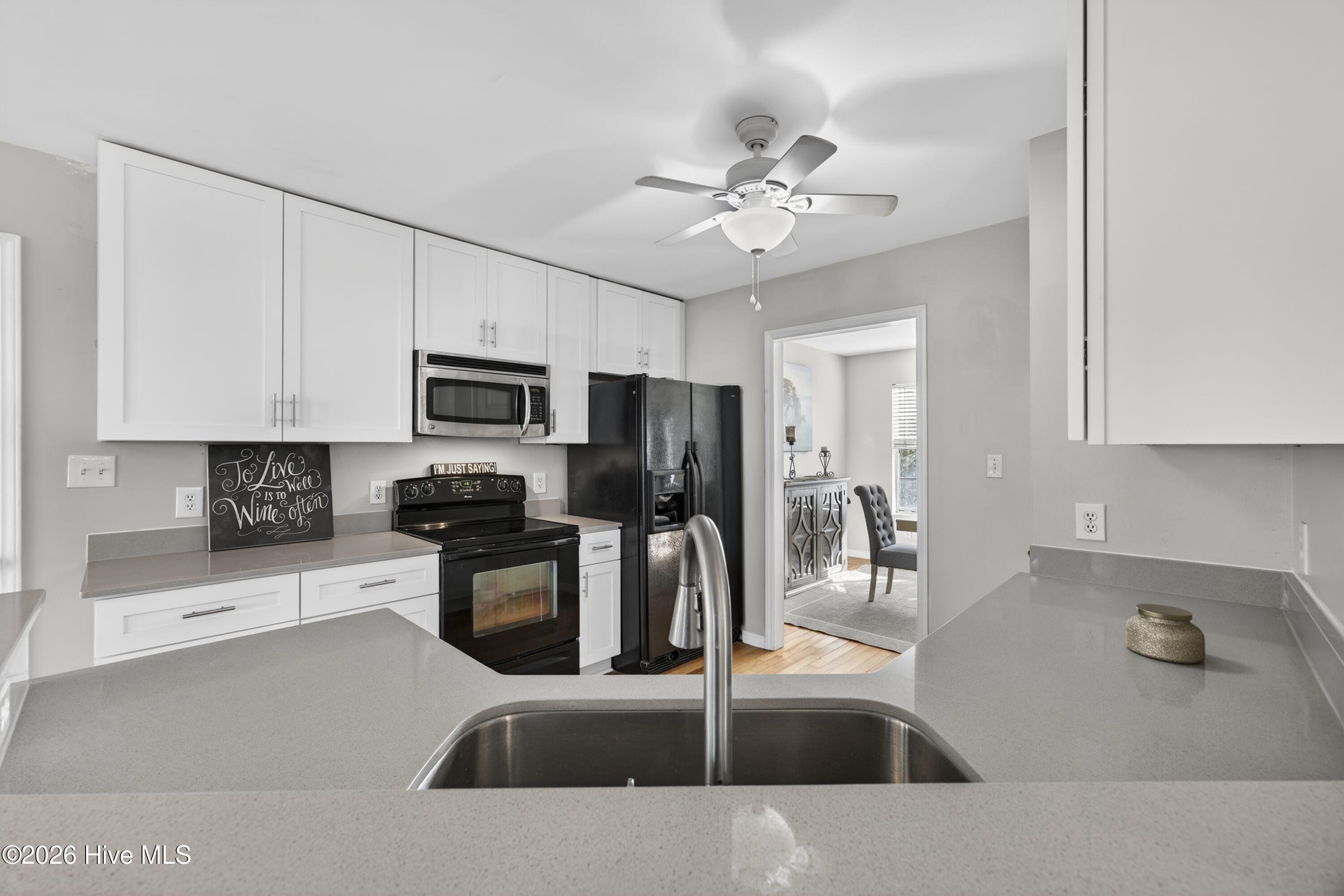 100550573 | Photo 13