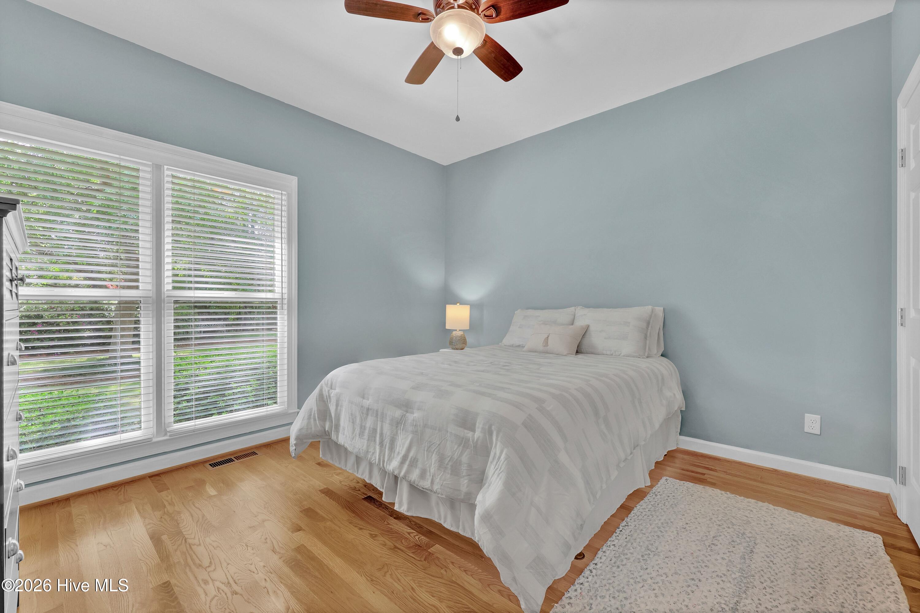 100566013 | Photo 27