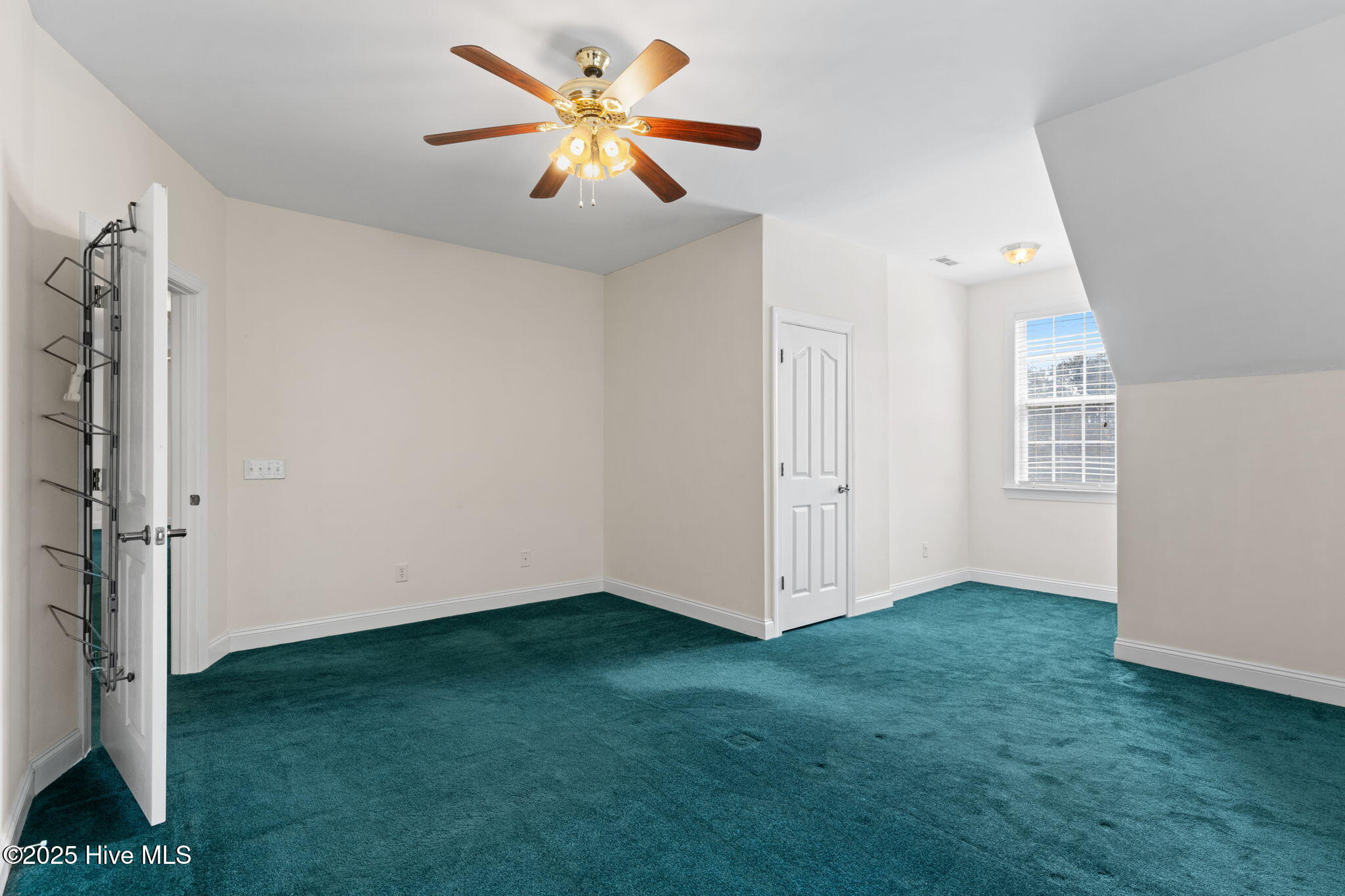 100522413 | Photo 37