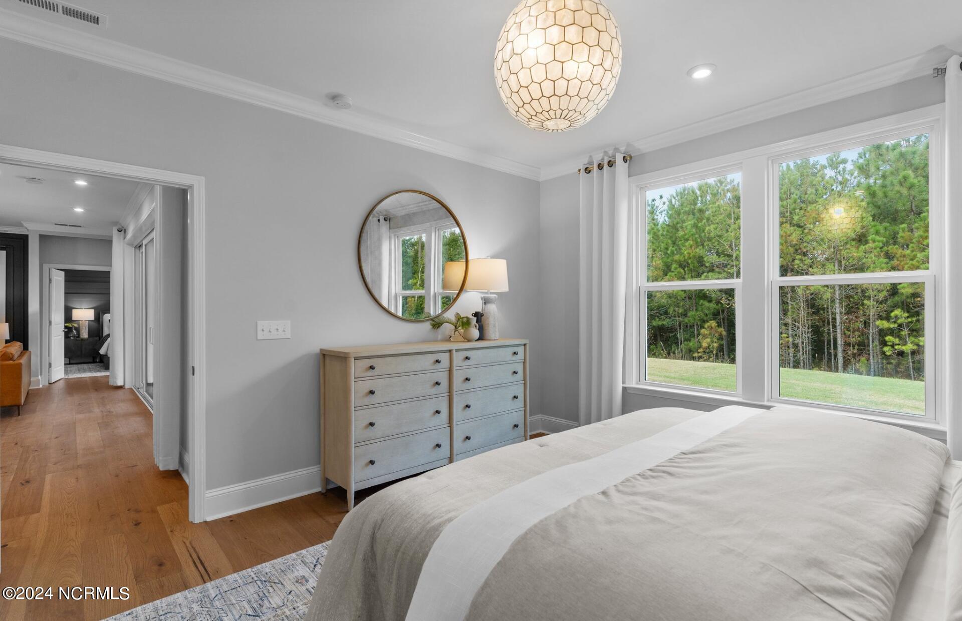 100535007 | Photo 25