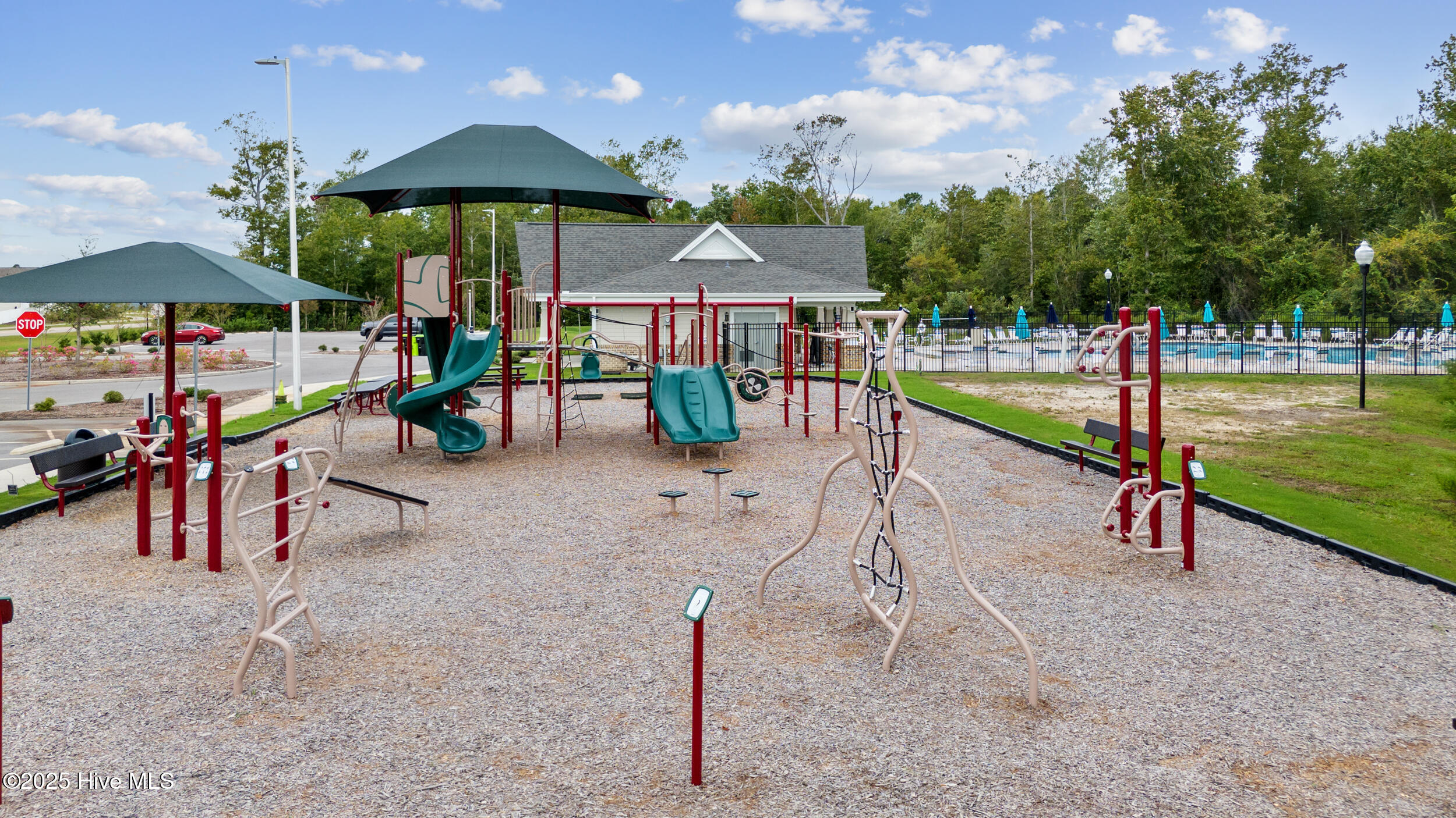 100529036 | Photo 33