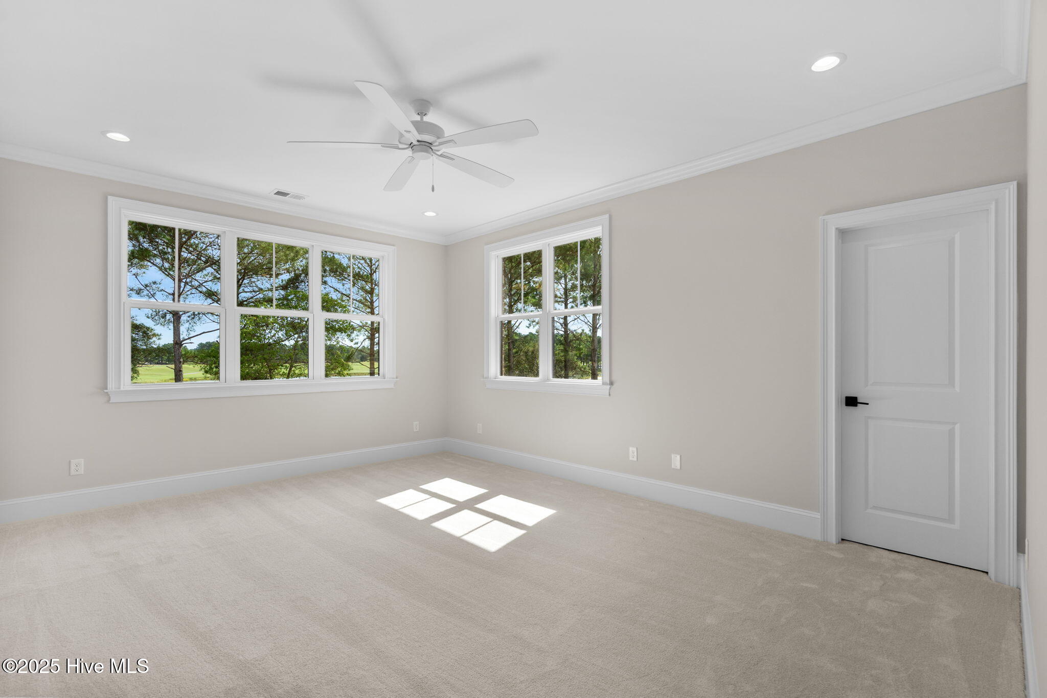 100509277 | Photo 58