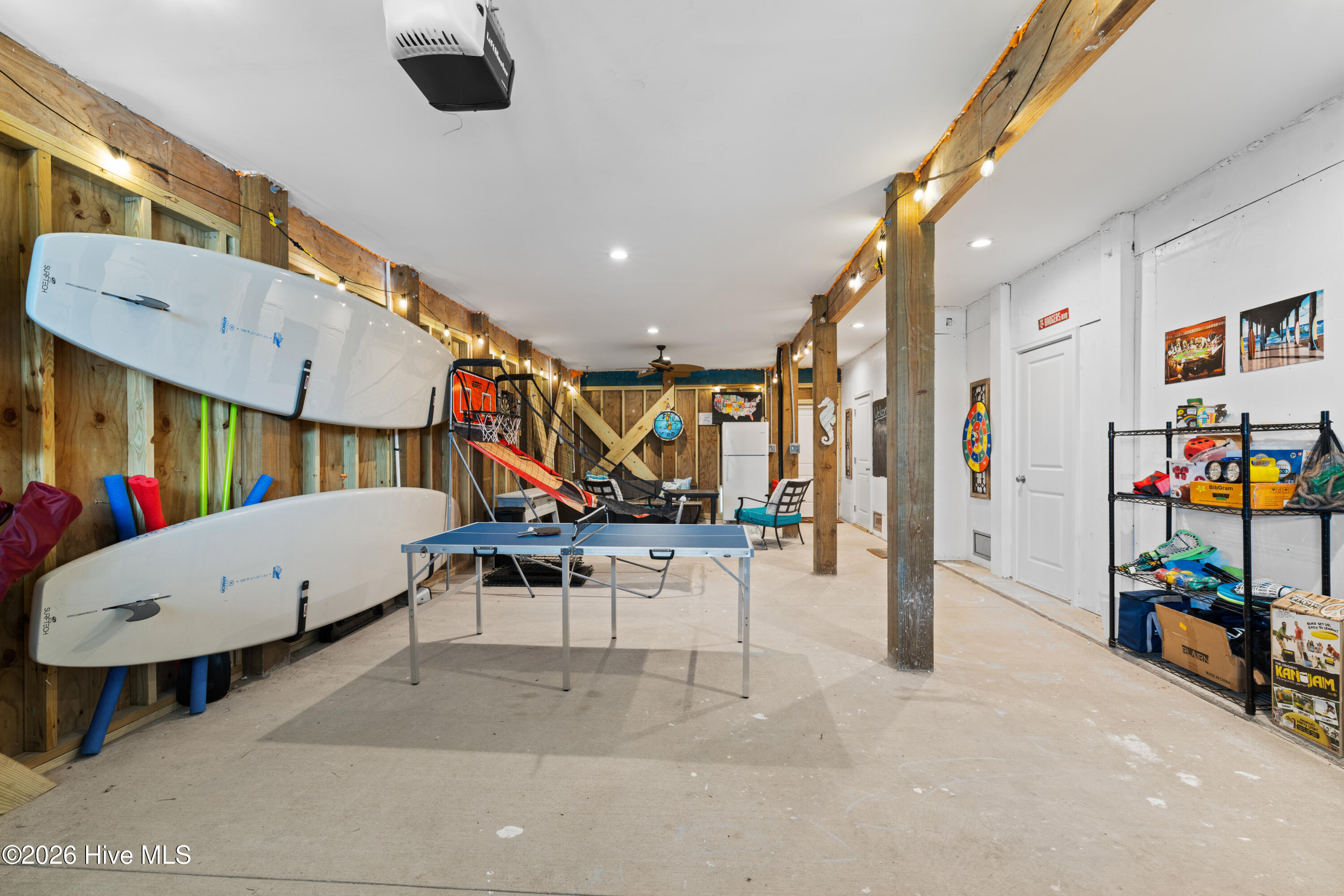 100552072 | Photo 35