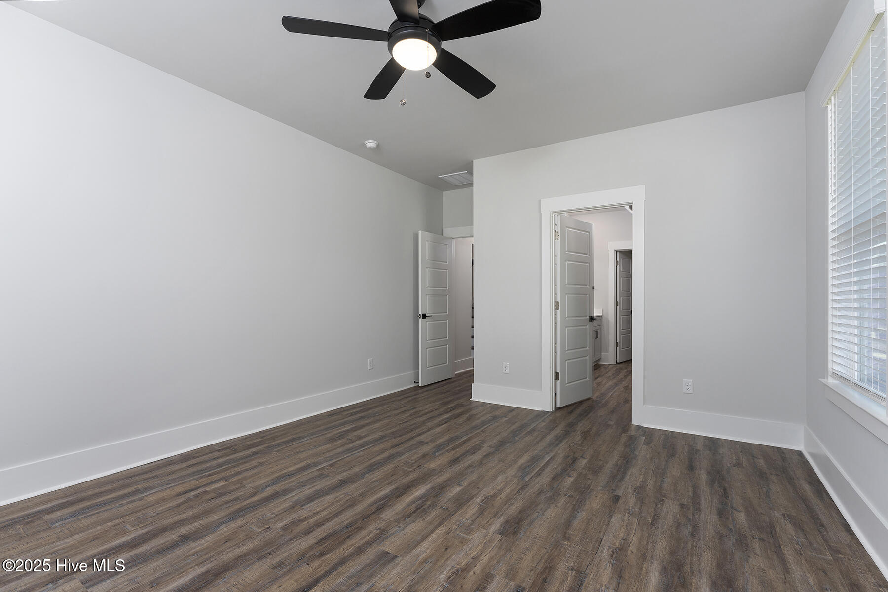 100506459 | Photo 17