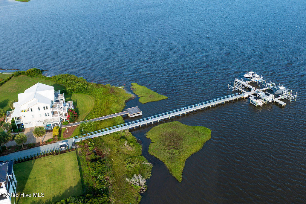 100508404 | Photo 24