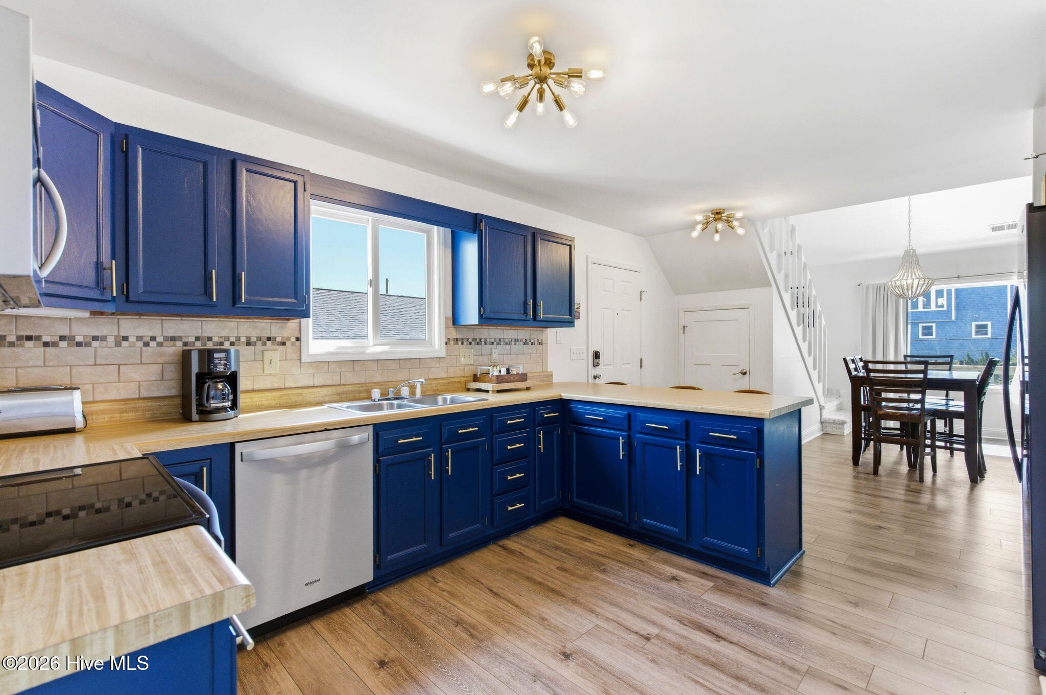 100567797 | Photo 19