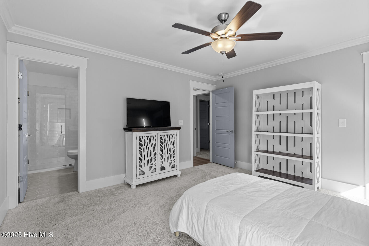 100545197 | Photo 60