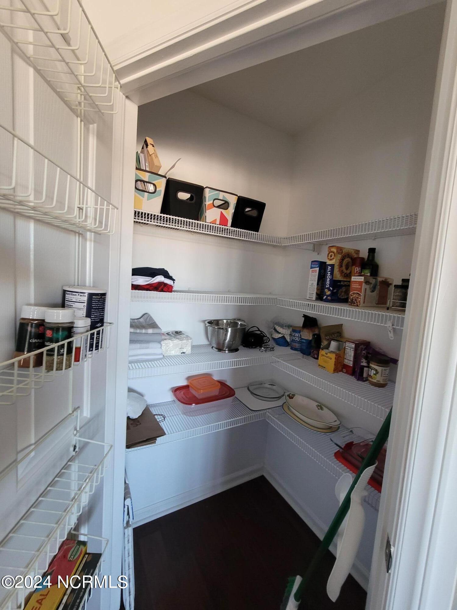 100565776 | Photo 15