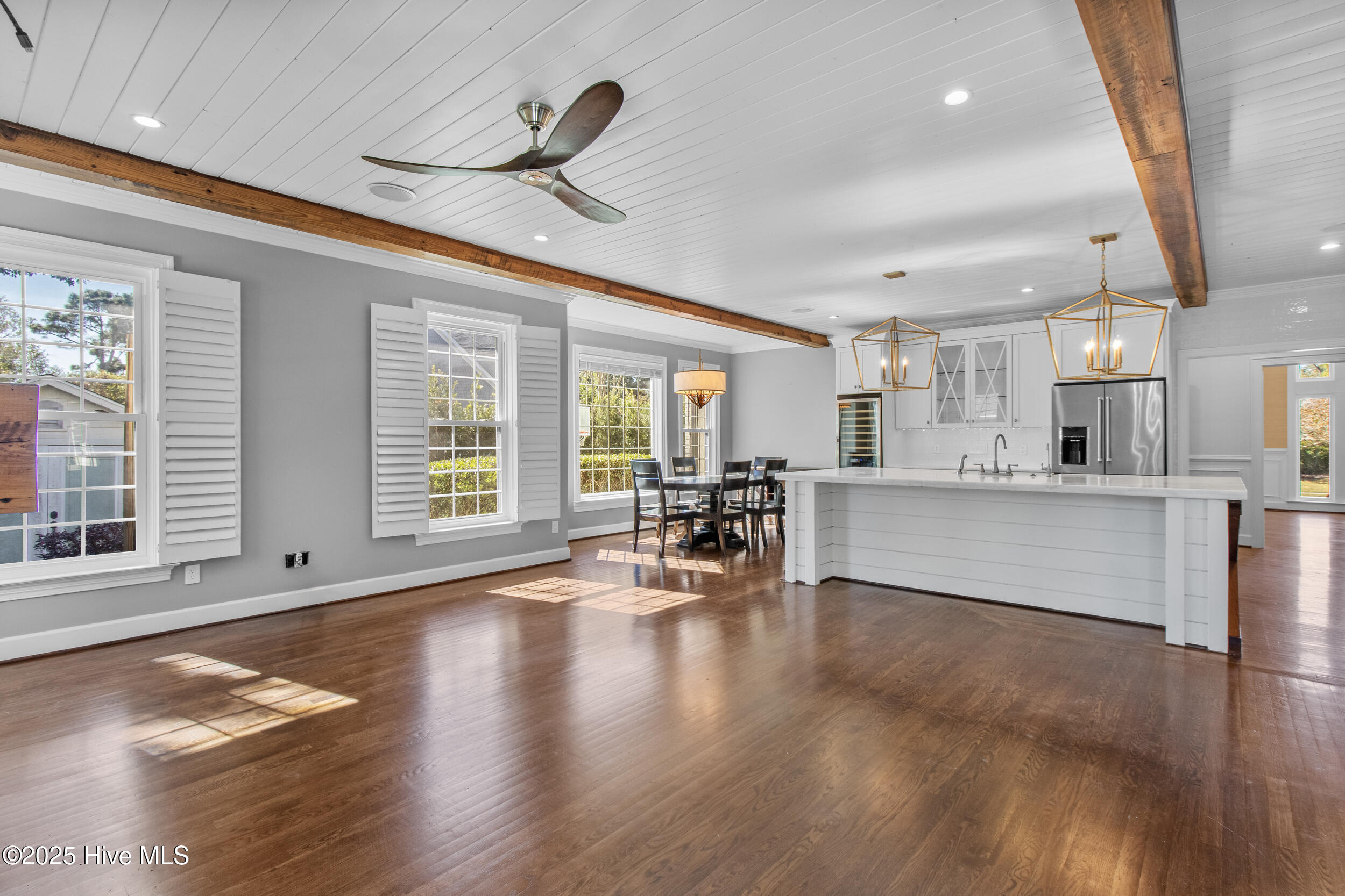 100538758 | Photo 14