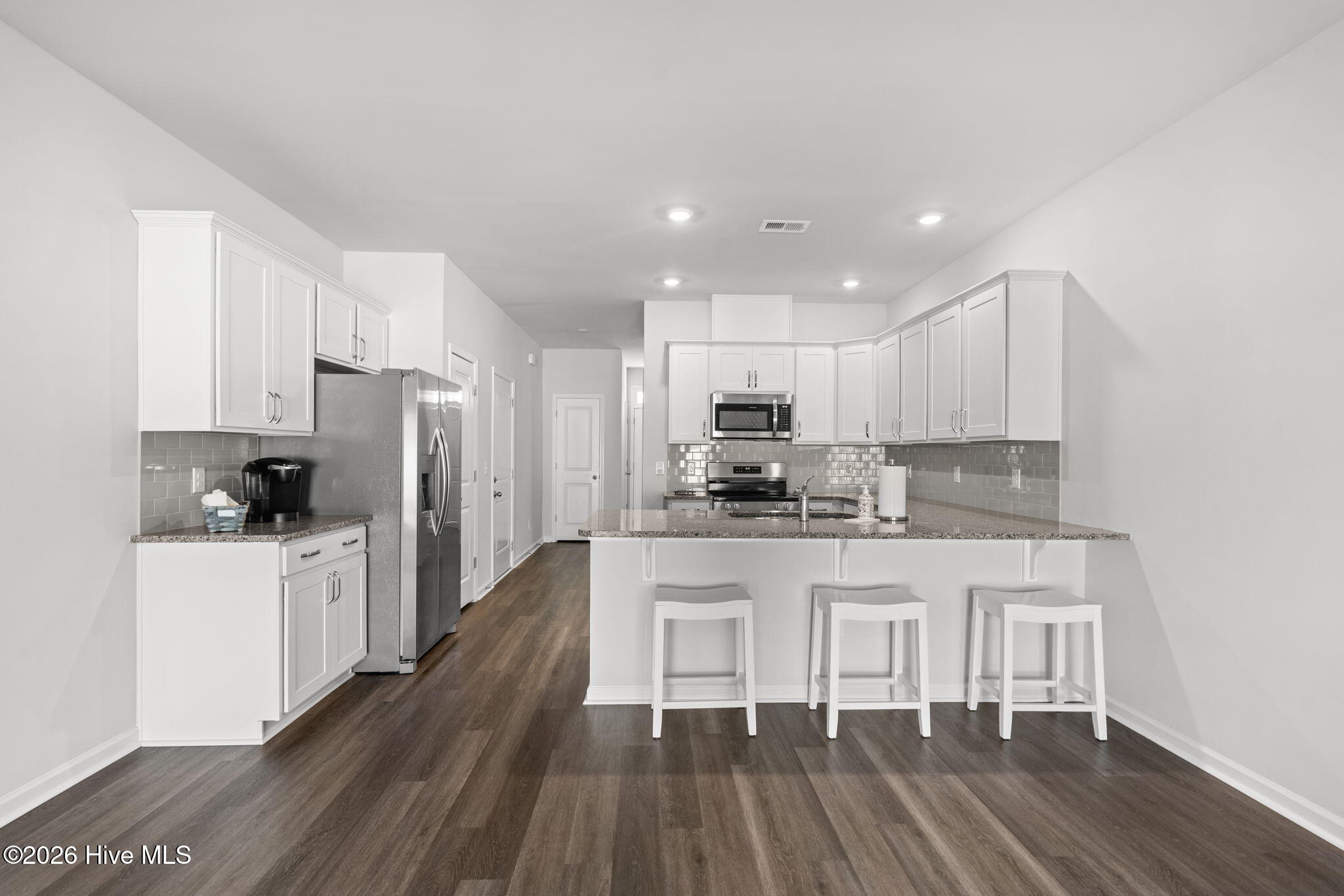 100567065 | Photo 11