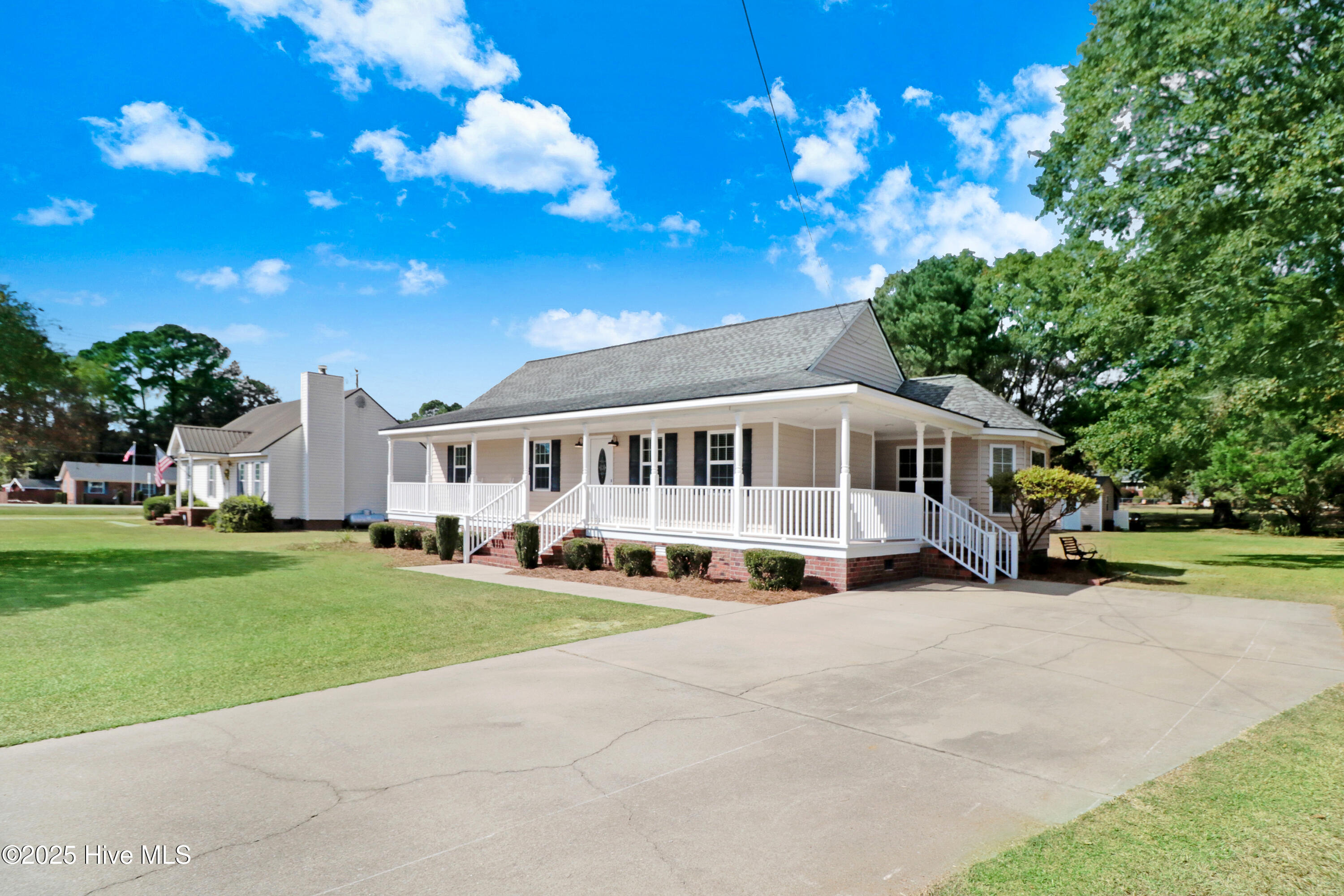 04-705 W Guilford St-4