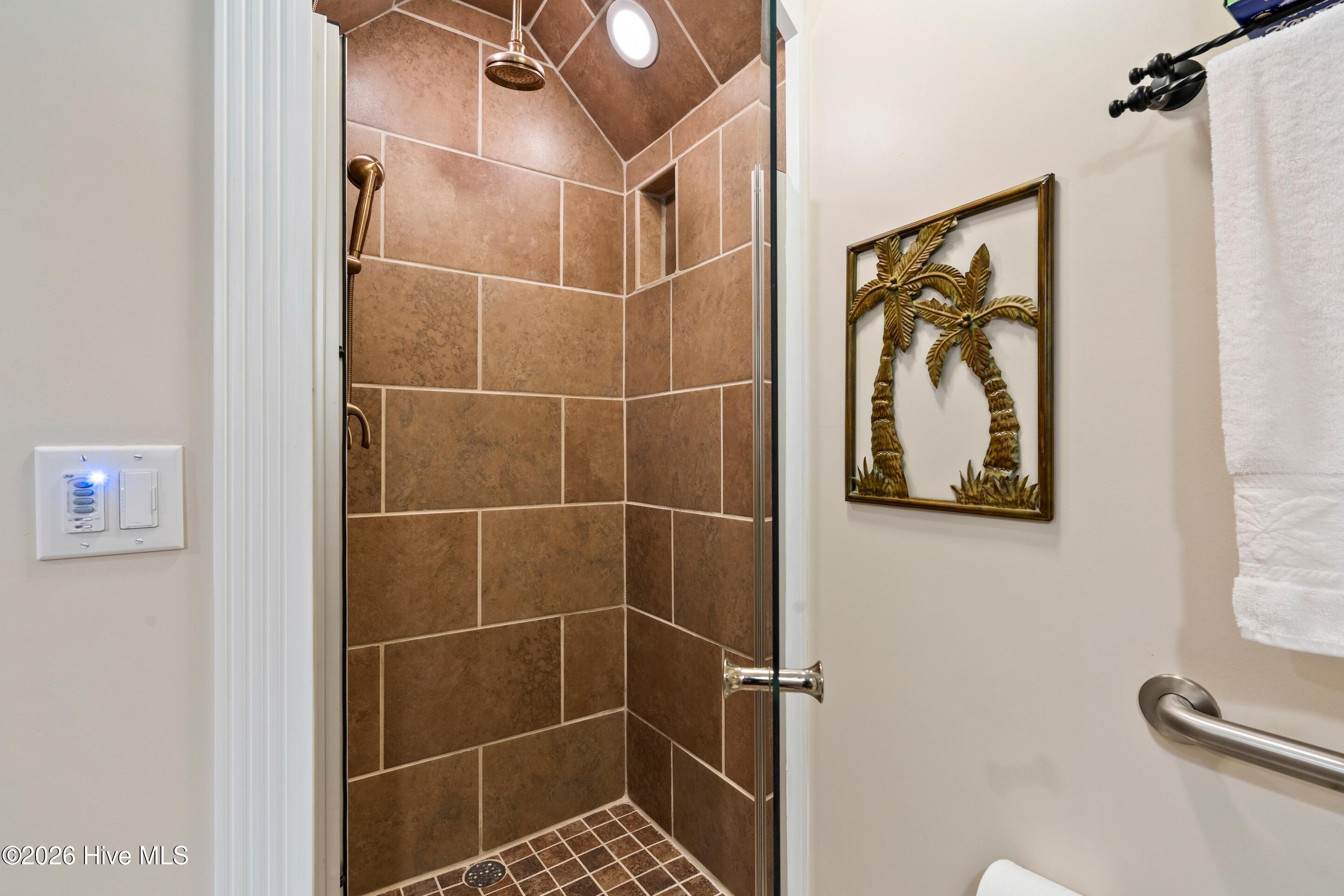 100554441 | Photo 15