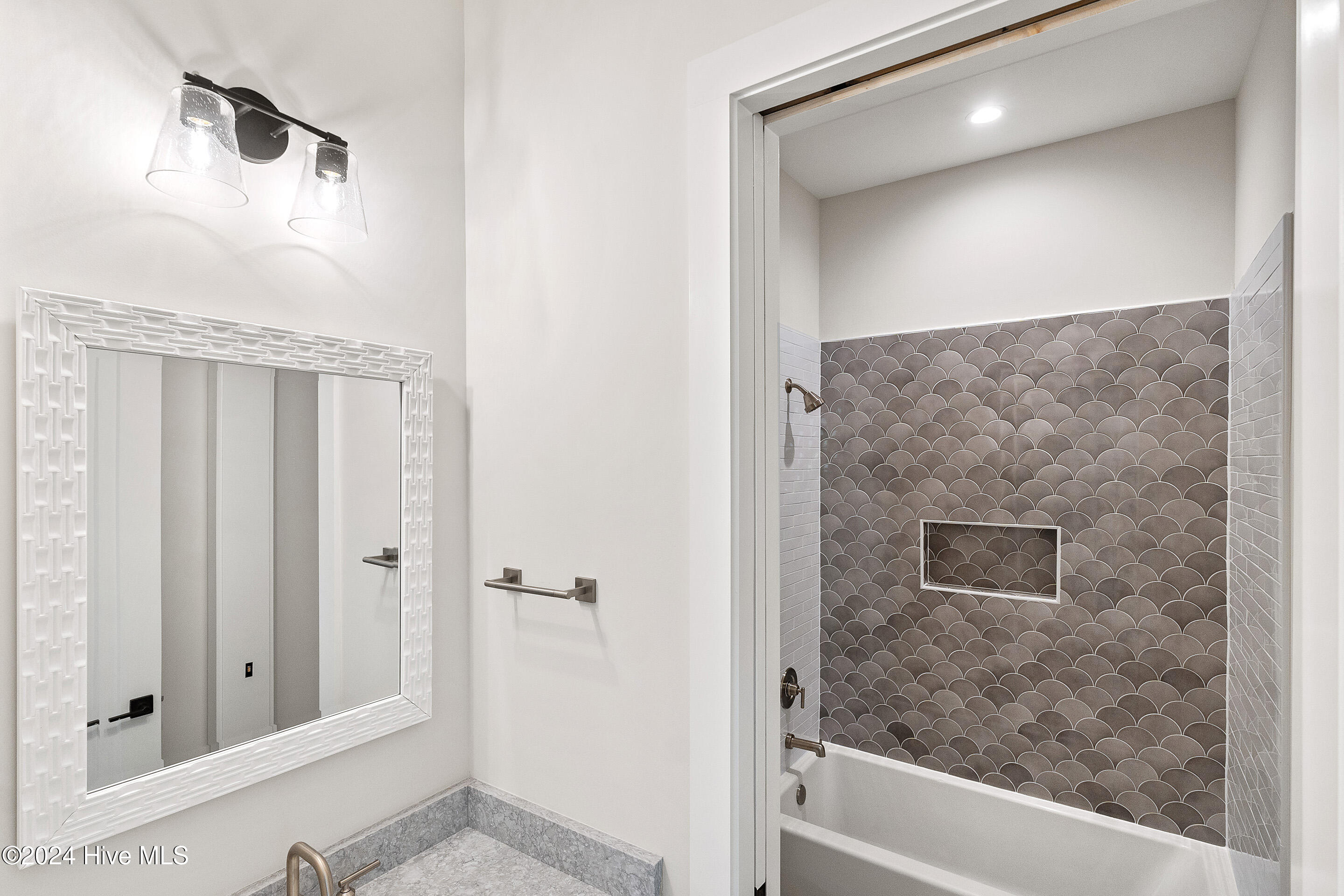 100552091 | Photo 26