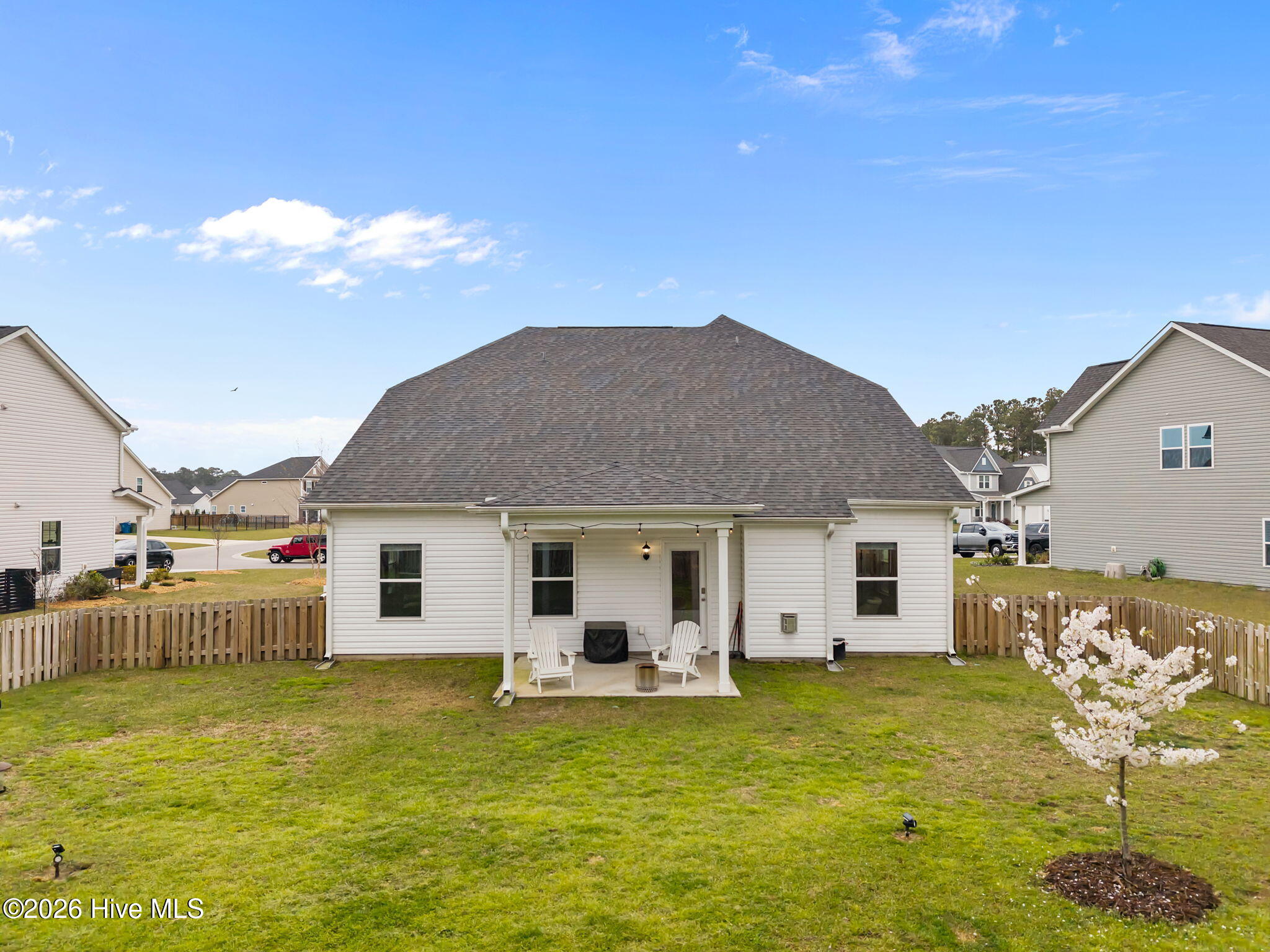 100562979 | Photo 38