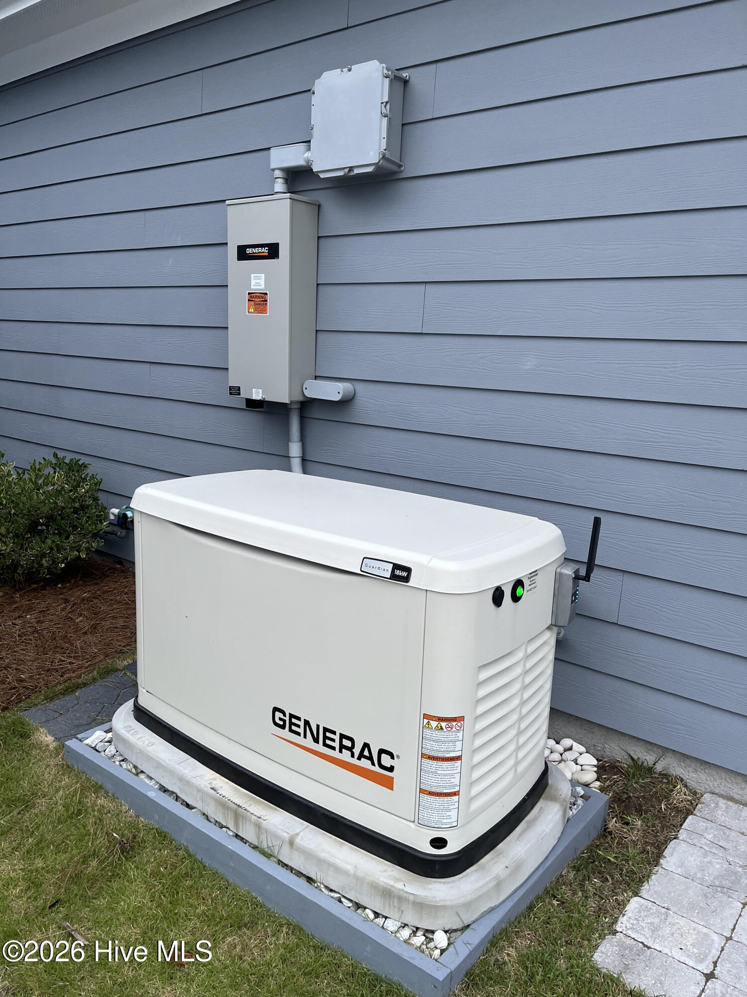 100558129 | Photo 48