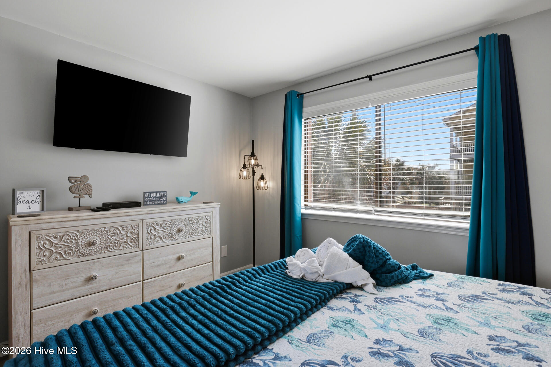 100563328 | Photo 14