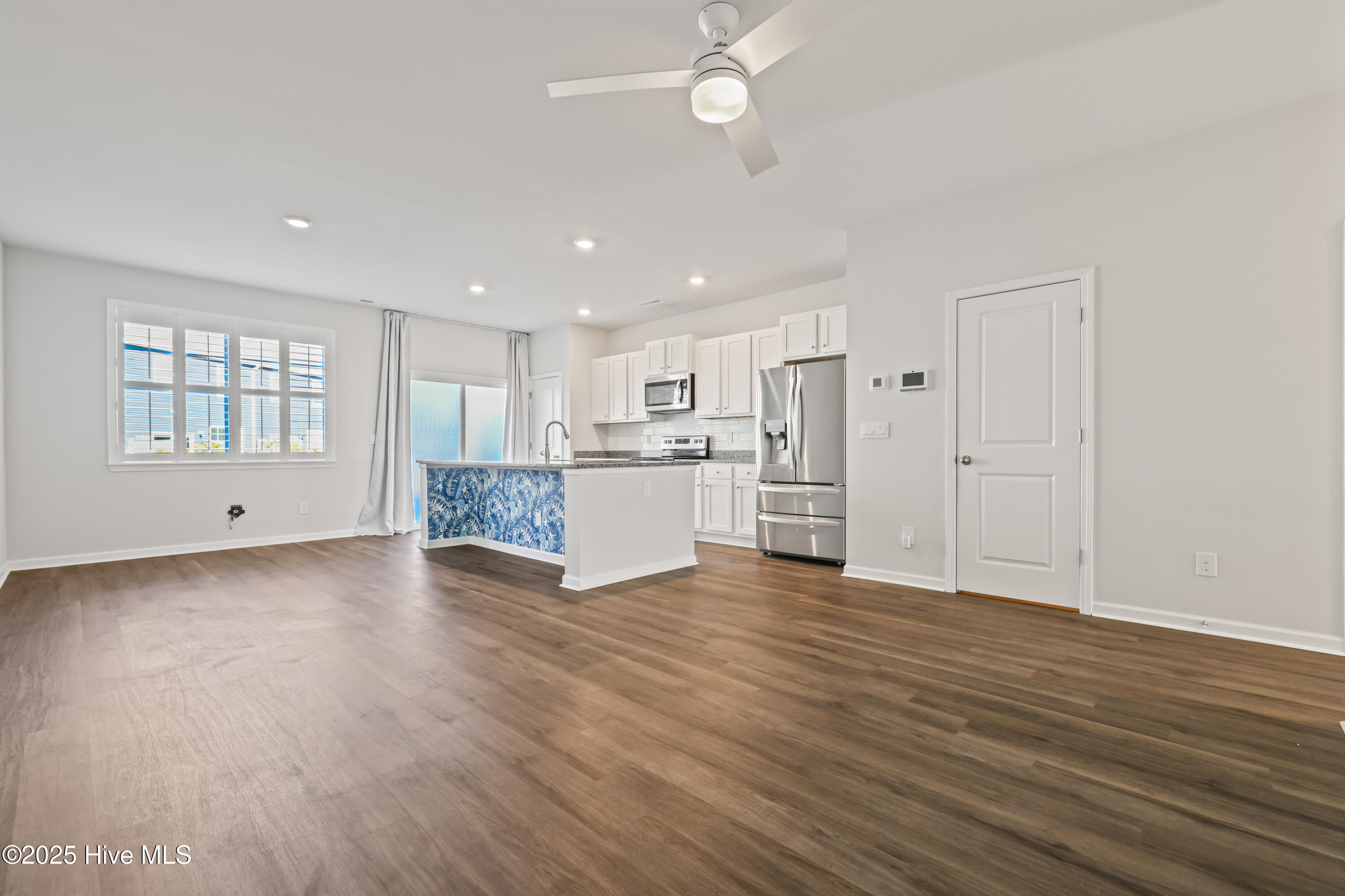 100546543 | Photo 12