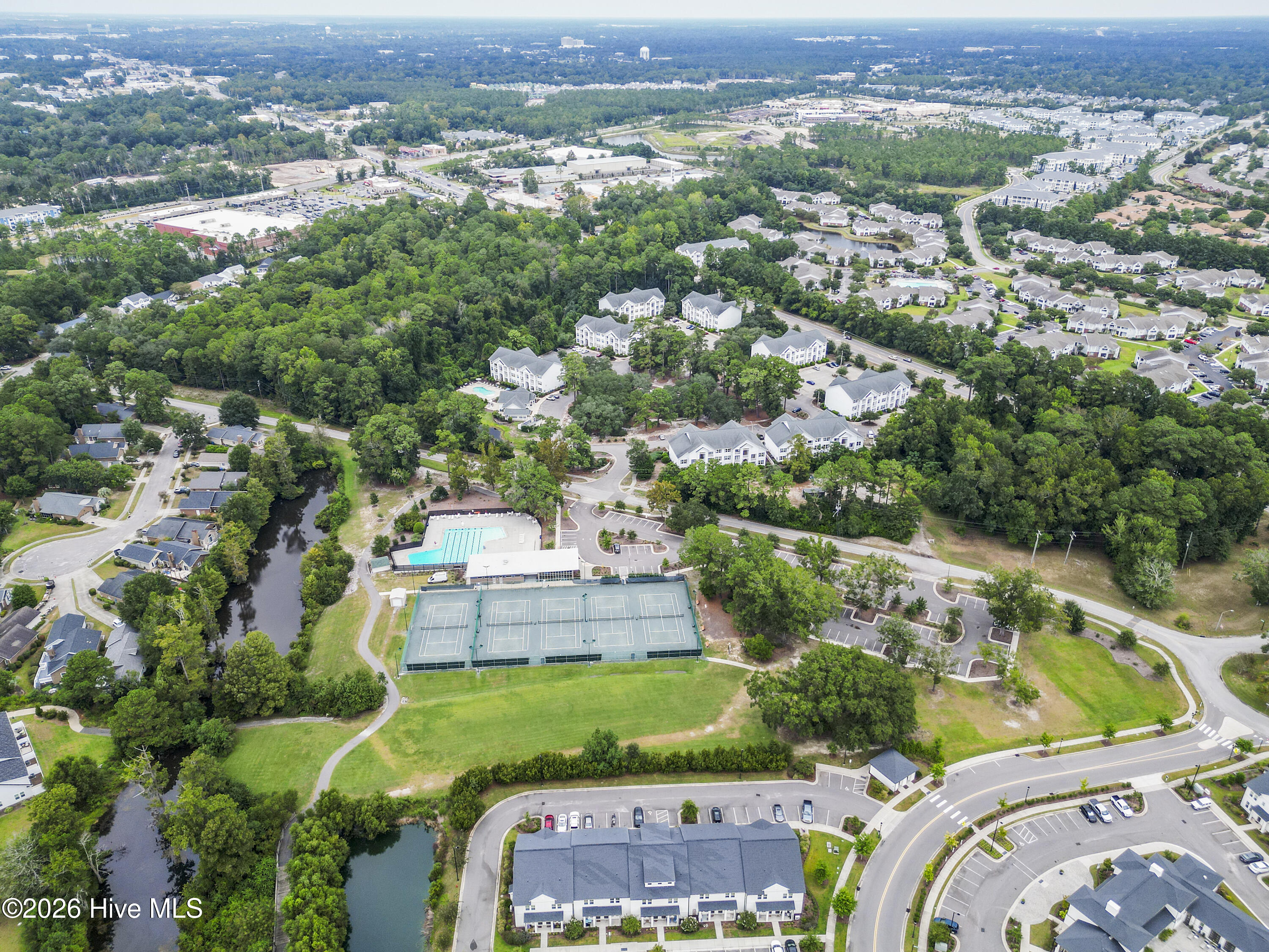 100561469 | Photo 55