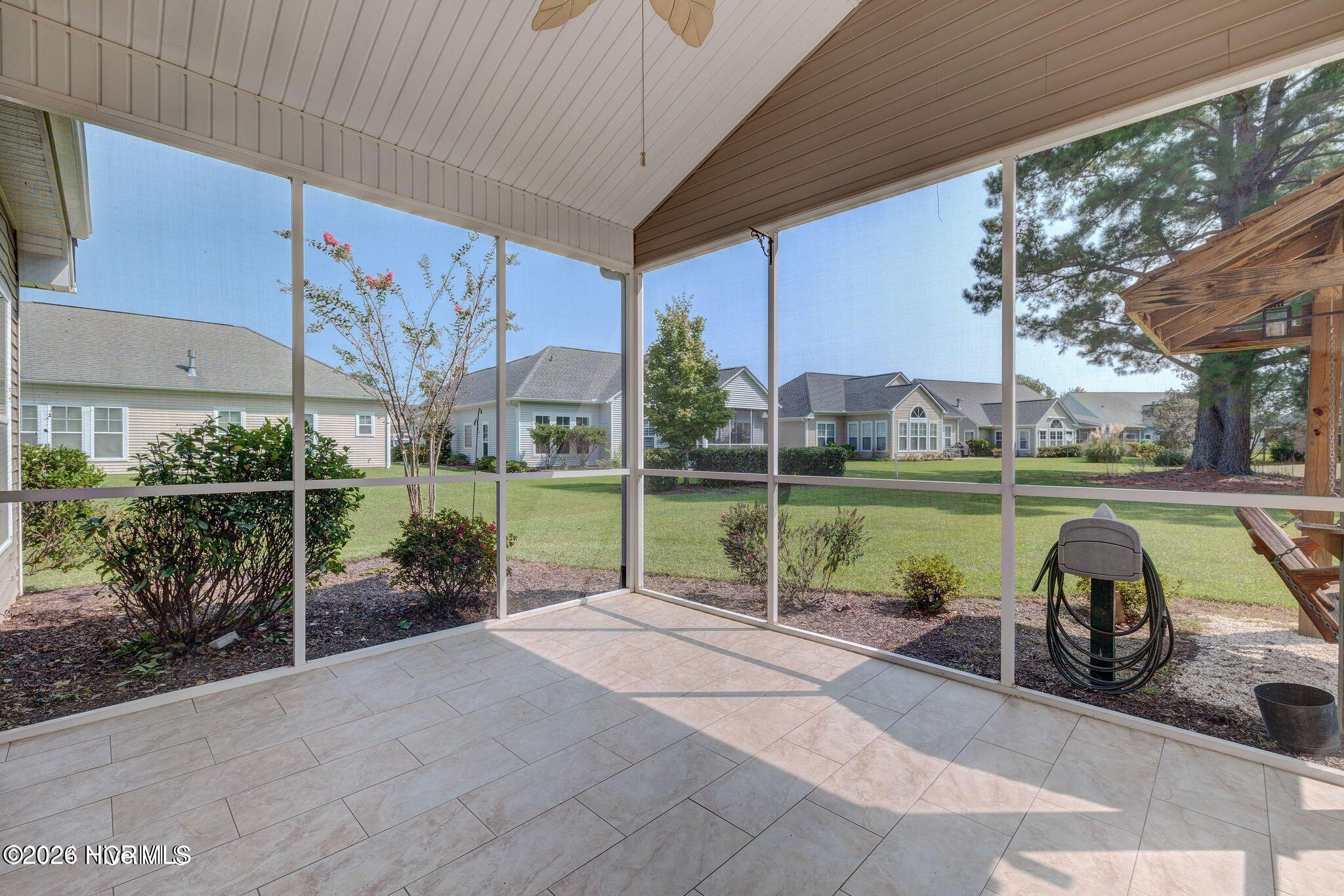 100549194 | Photo 37