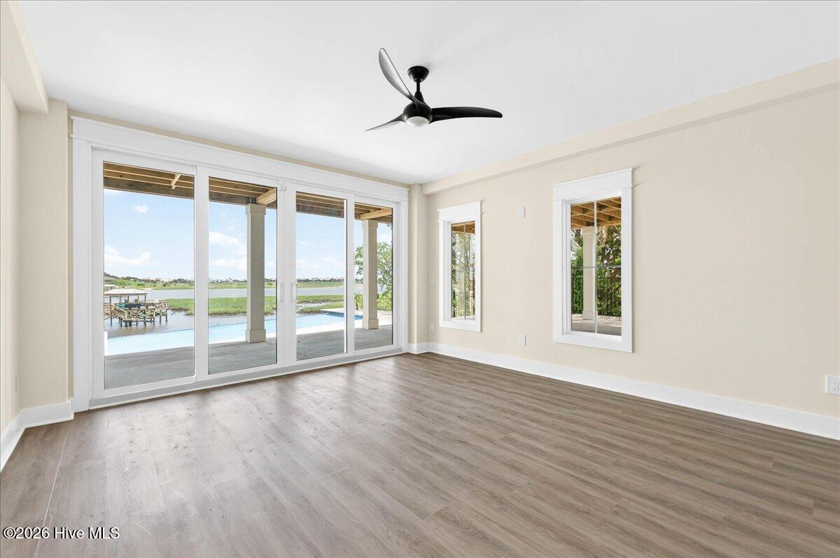 100562322 | Photo 69