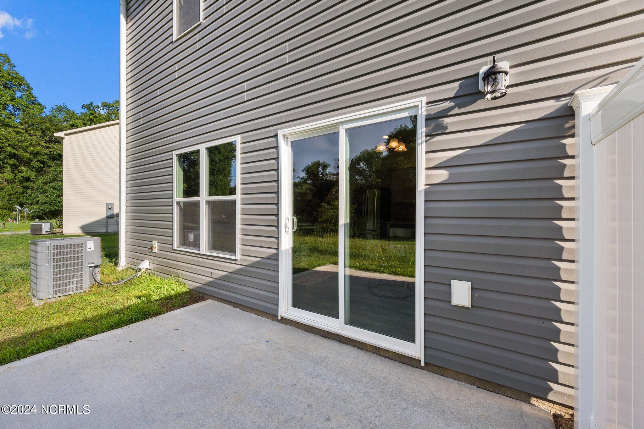 100441141 | Photo 31