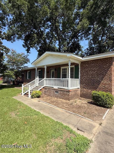 Exterior photo of 704 W 3rd Street, Washington, NC 27889. MLS: 100601966