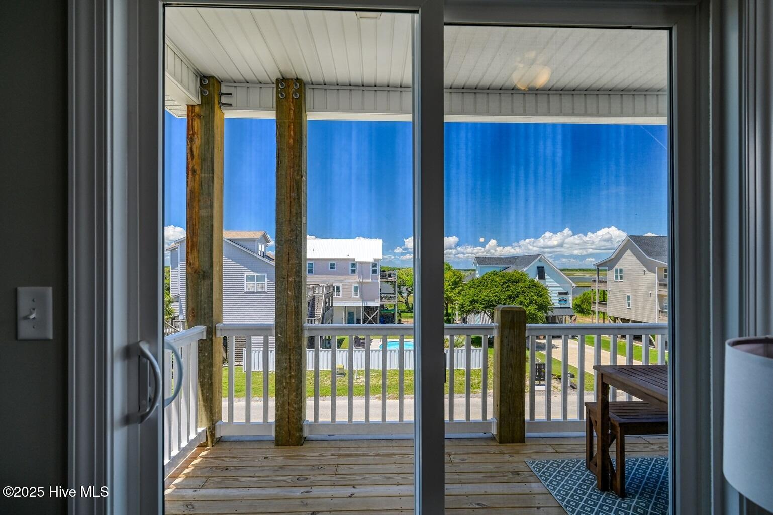 100521867 | Photo 17