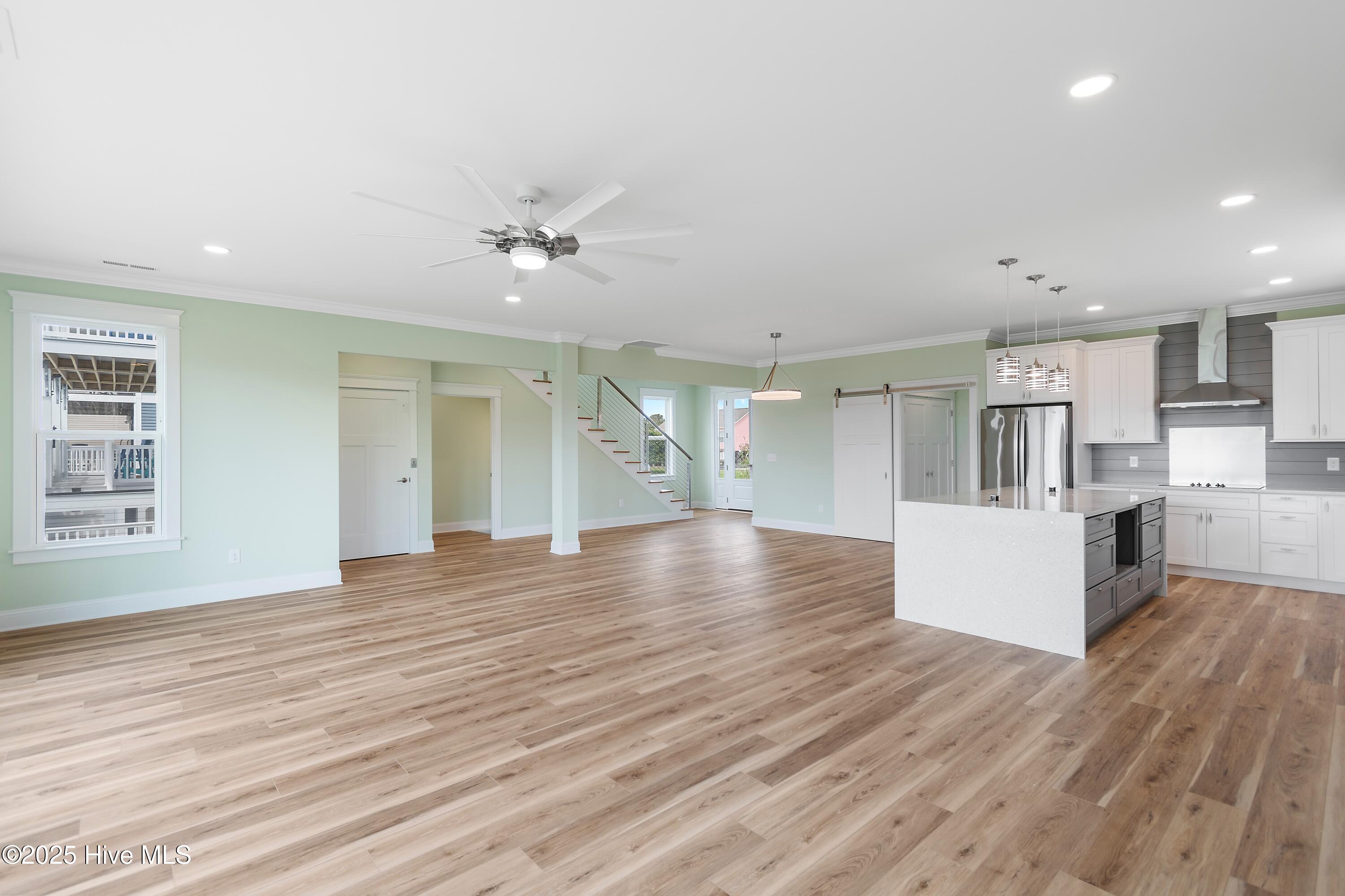 100549252 | Photo 28