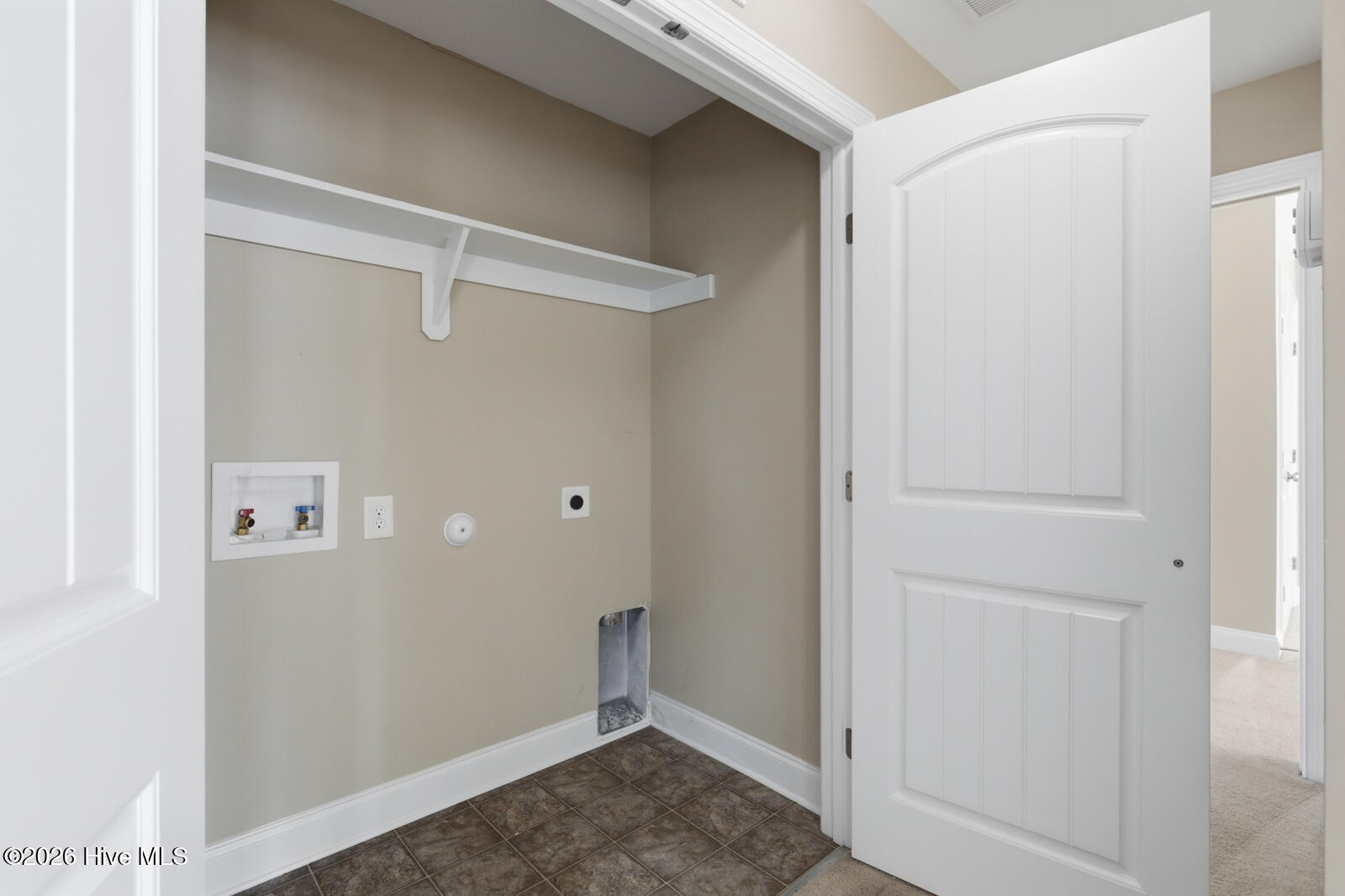 100563645 | Photo 18